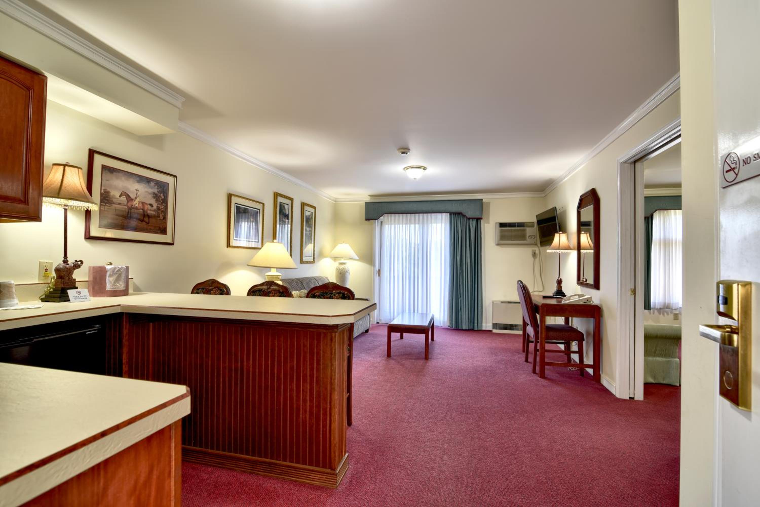 Executive  King Suite - Office Main Building  - Photo 3