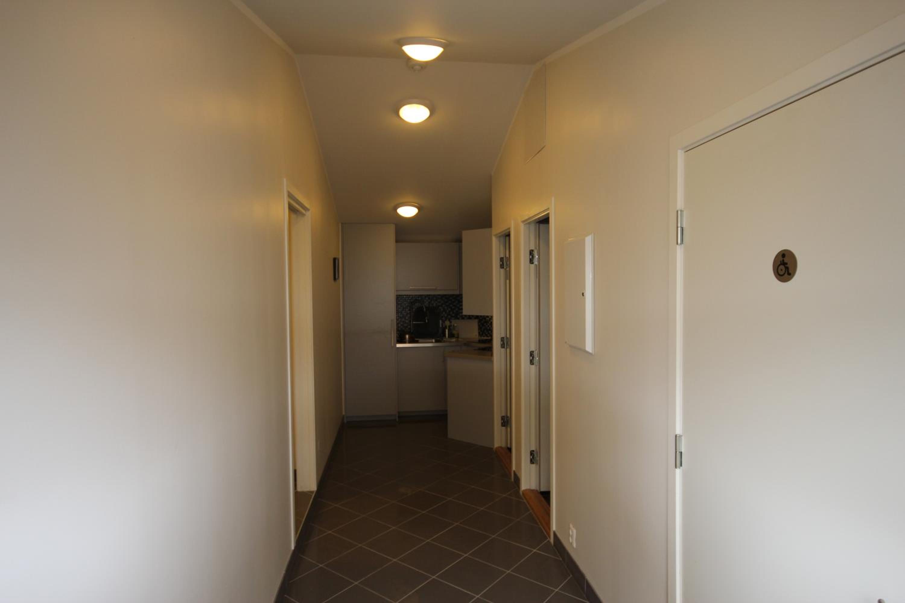 Single Room with Shared Shower and Toilet photo 3