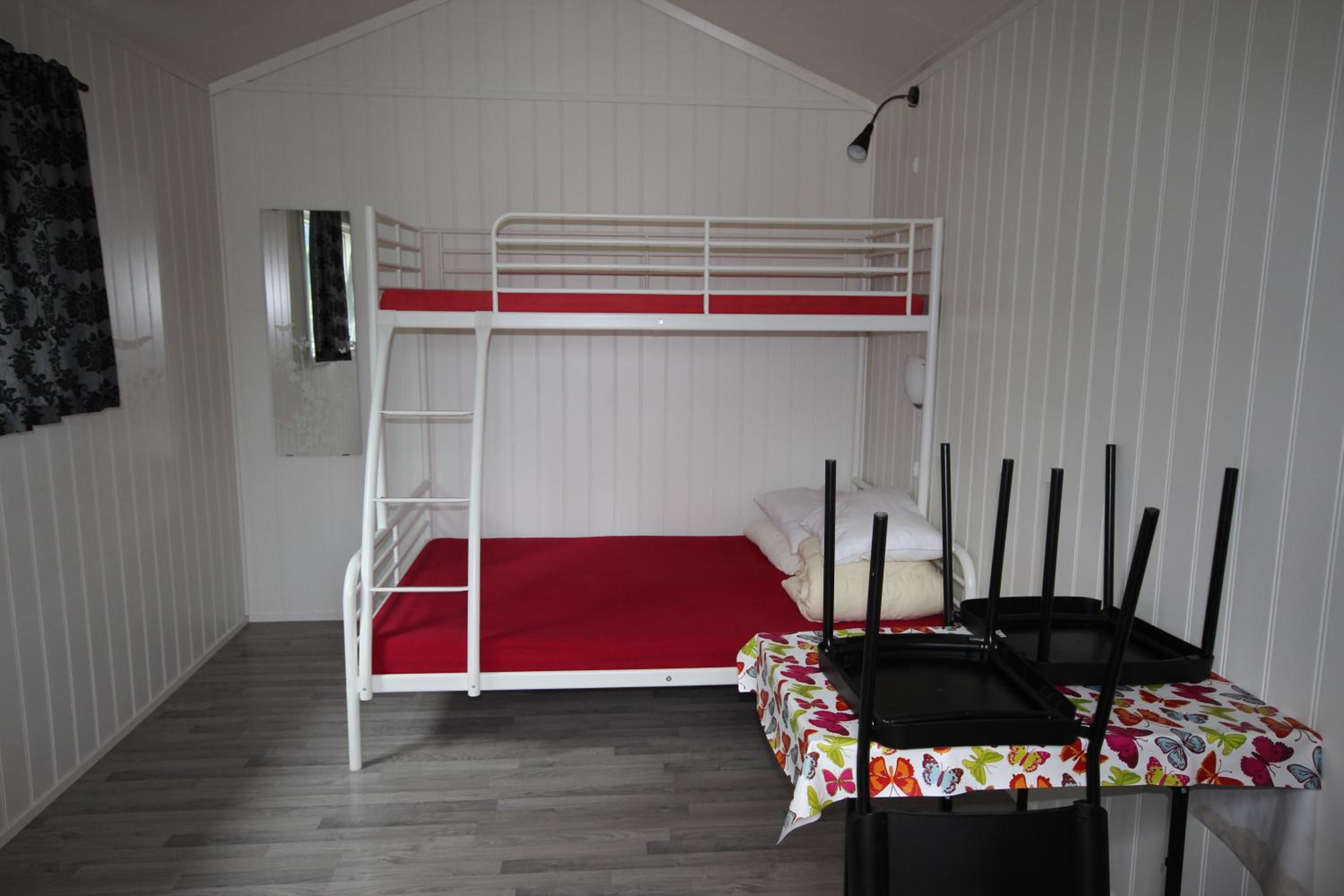 Economy Cottage with Shared Bathroom photo 3