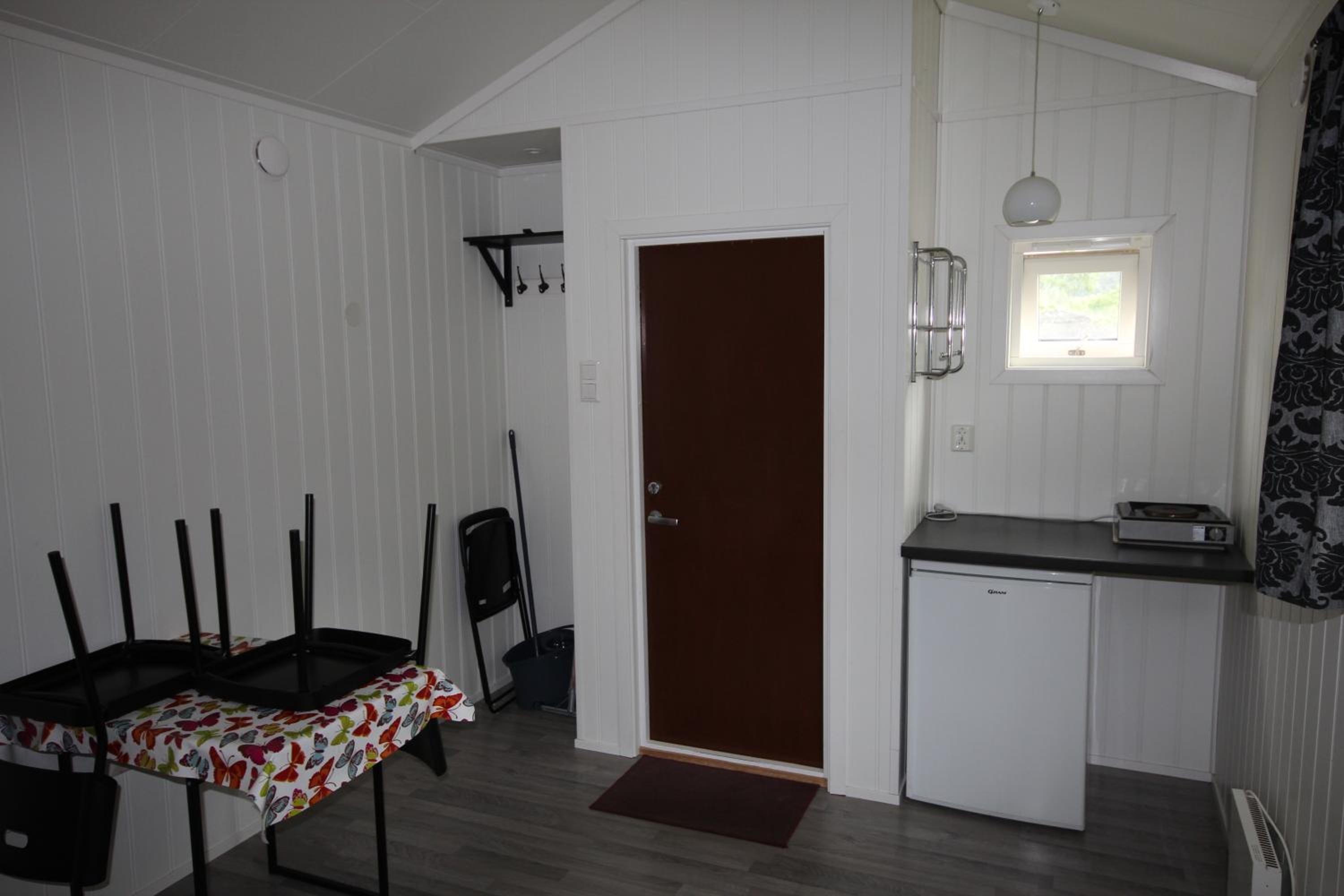 Economy Cottage with Shared Bathroom photo 2
