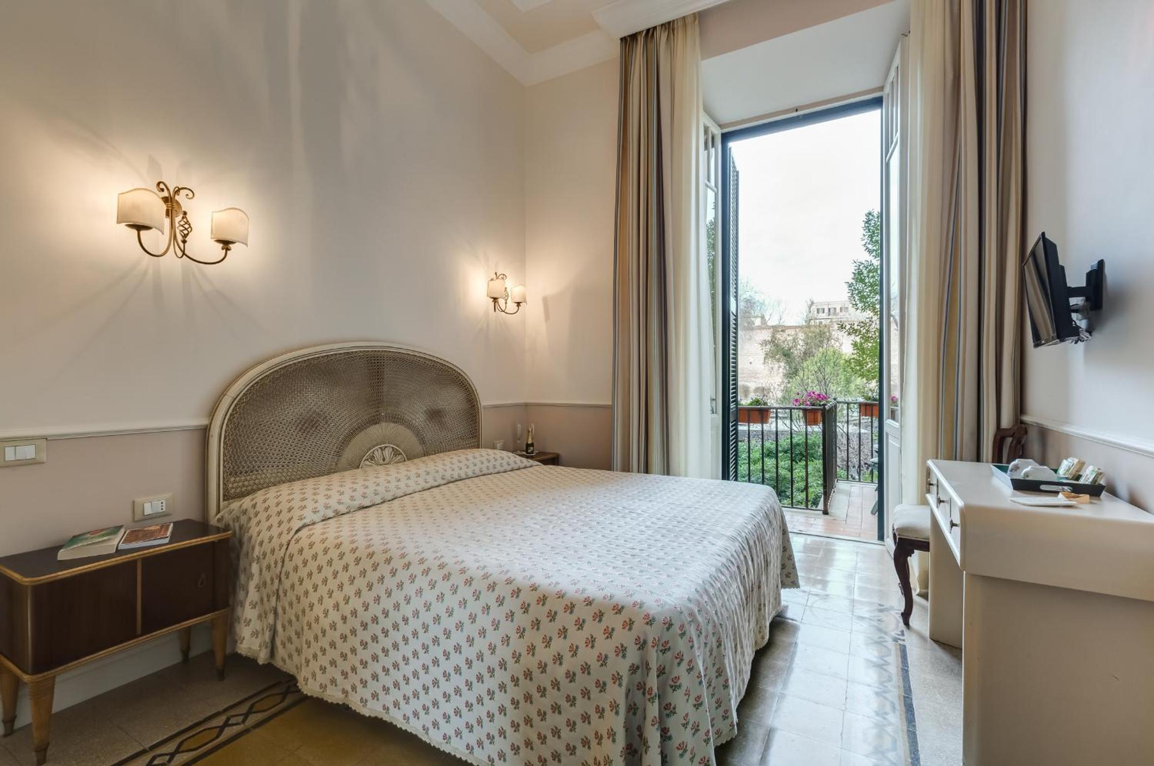 Double Room with Balcony photo 1