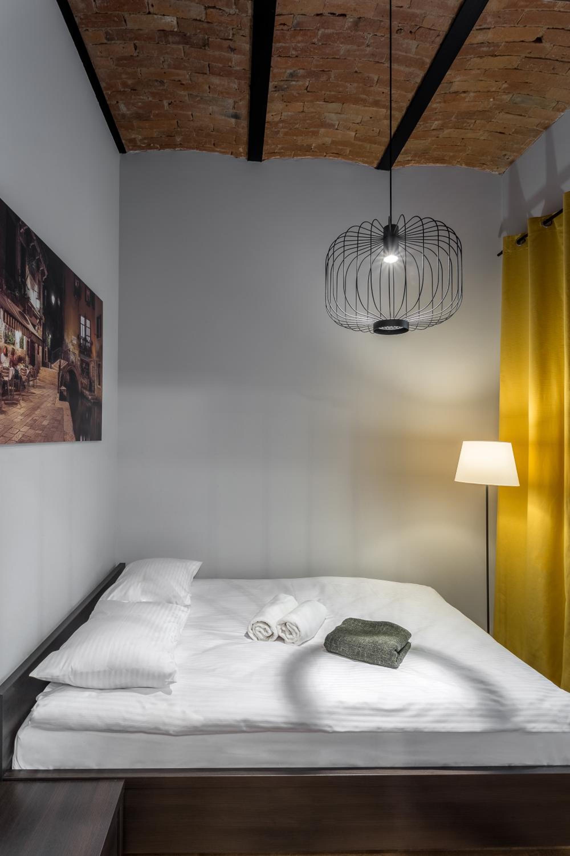One-Bedroom Apartment - Photo 13