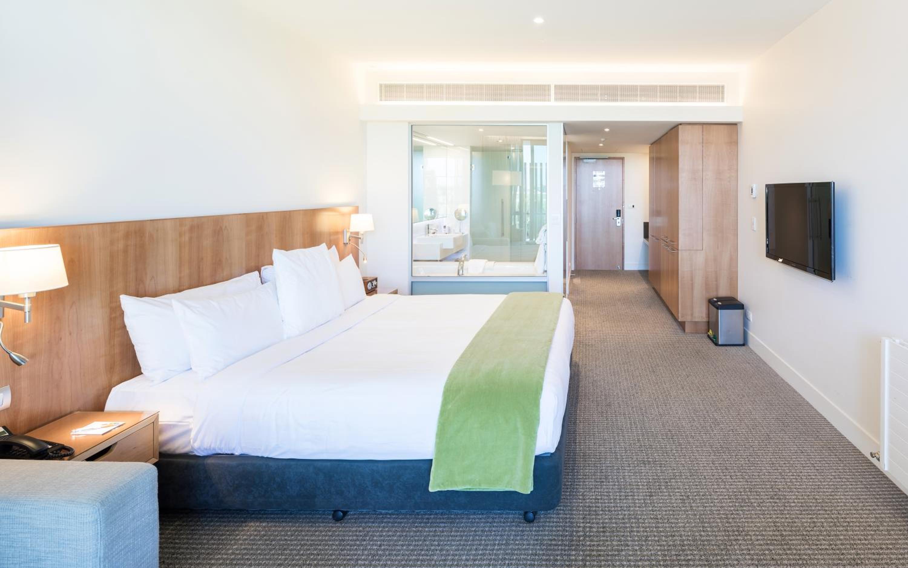 Business Level King Room - Photo 8