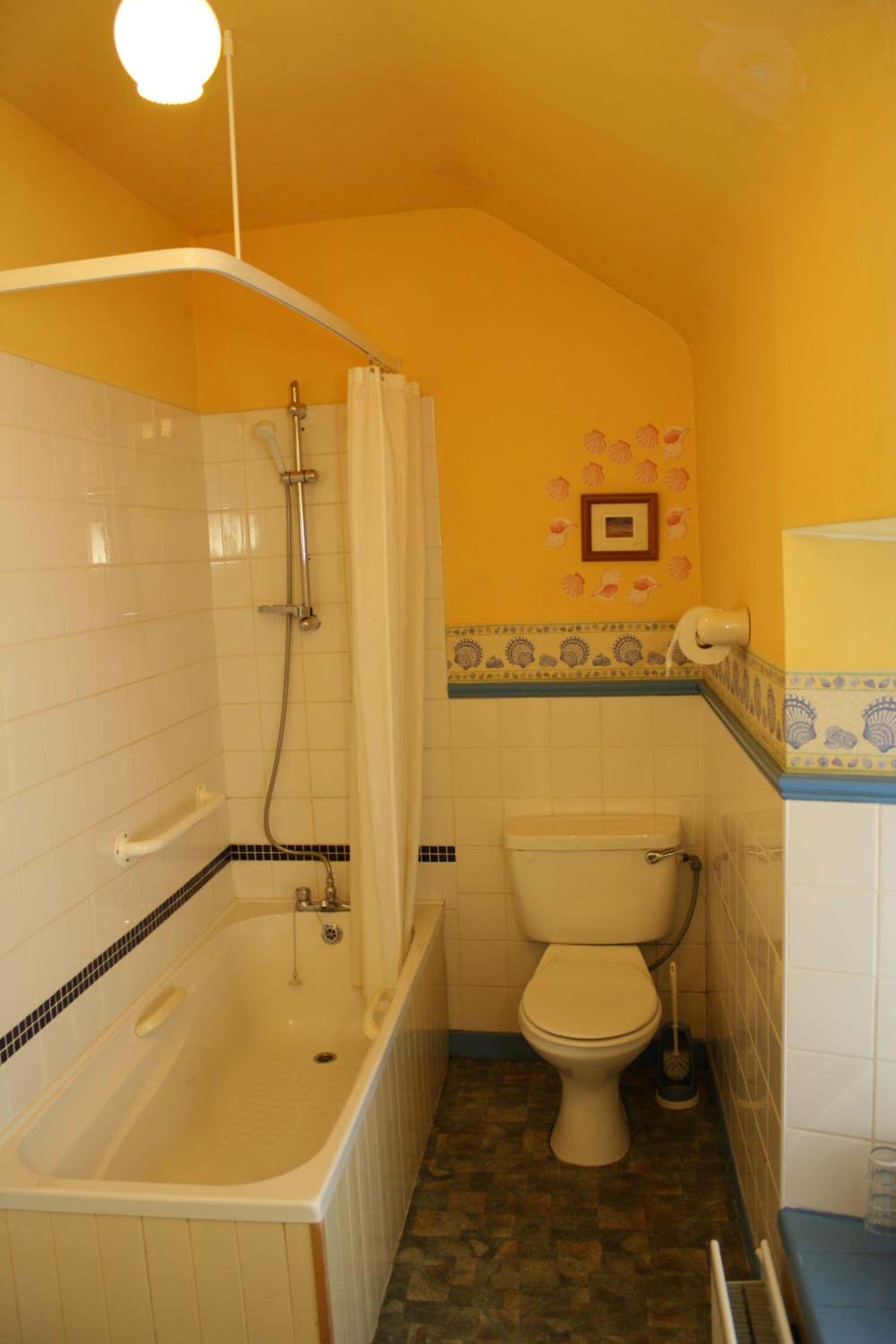 Double or Twin Room - Photo 3