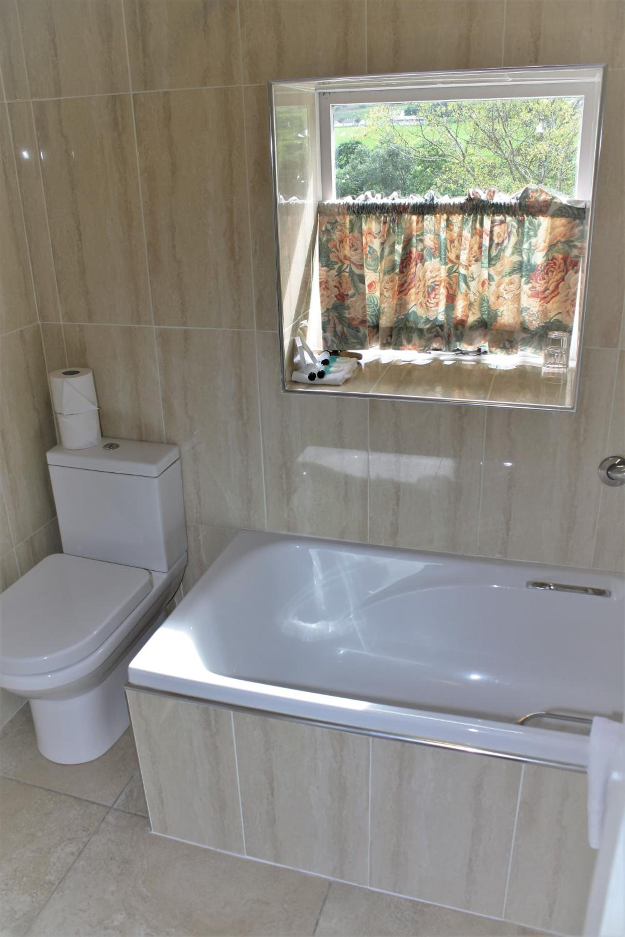 Double Room with Mountain View - Photo 3