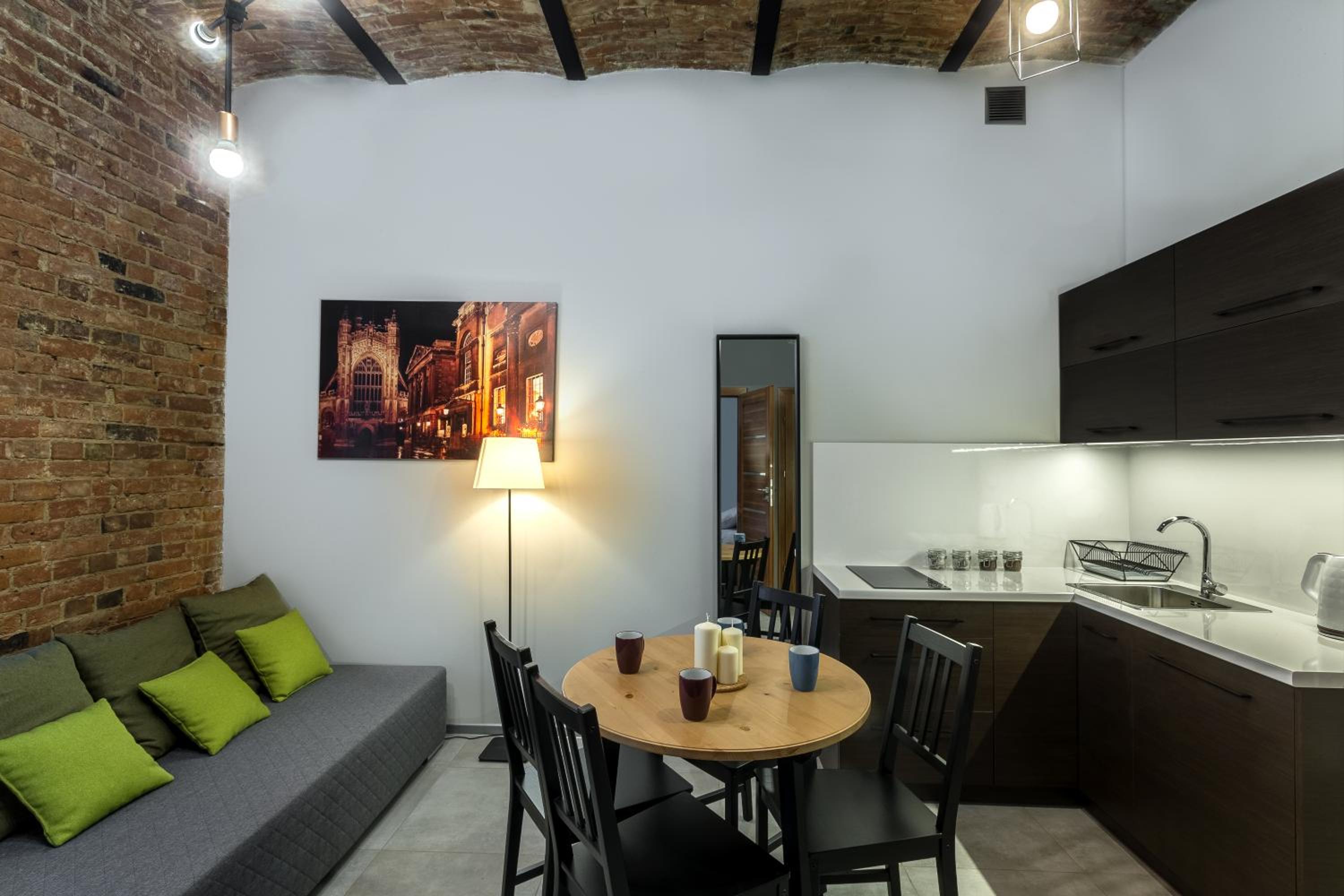 One-Bedroom Apartment - Photo 16