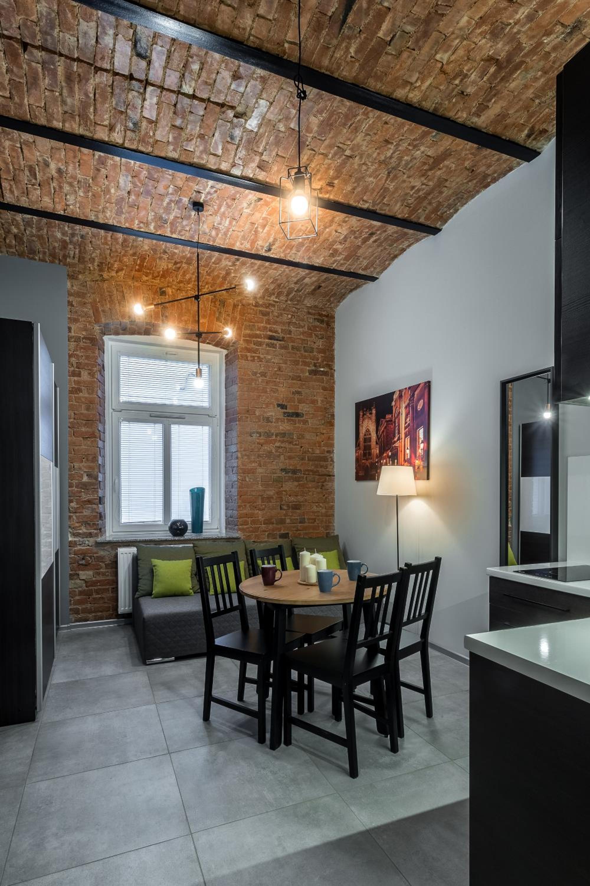 One-Bedroom Apartment - Photo 5