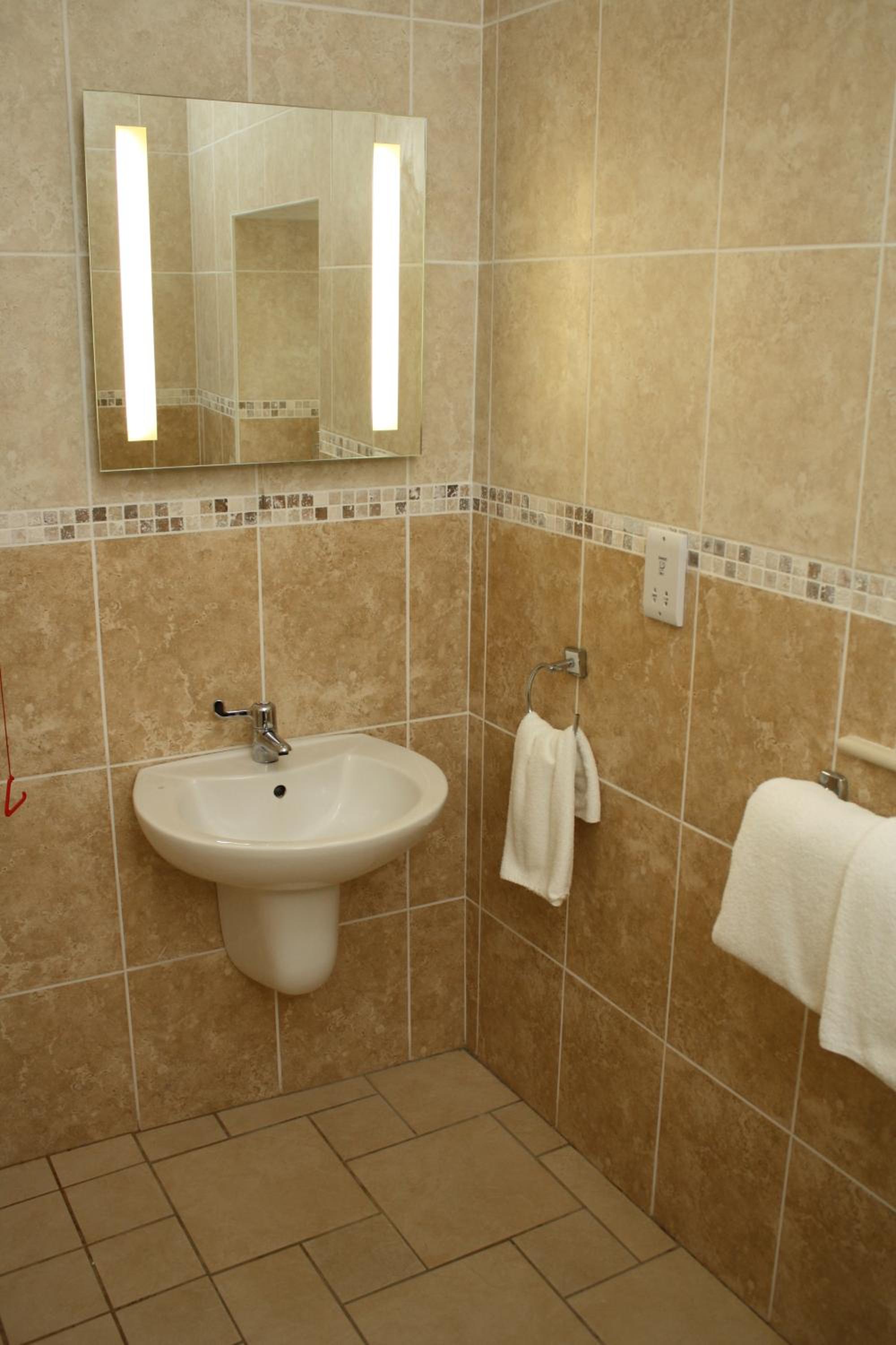 Double Room - Disability Access - Photo 4