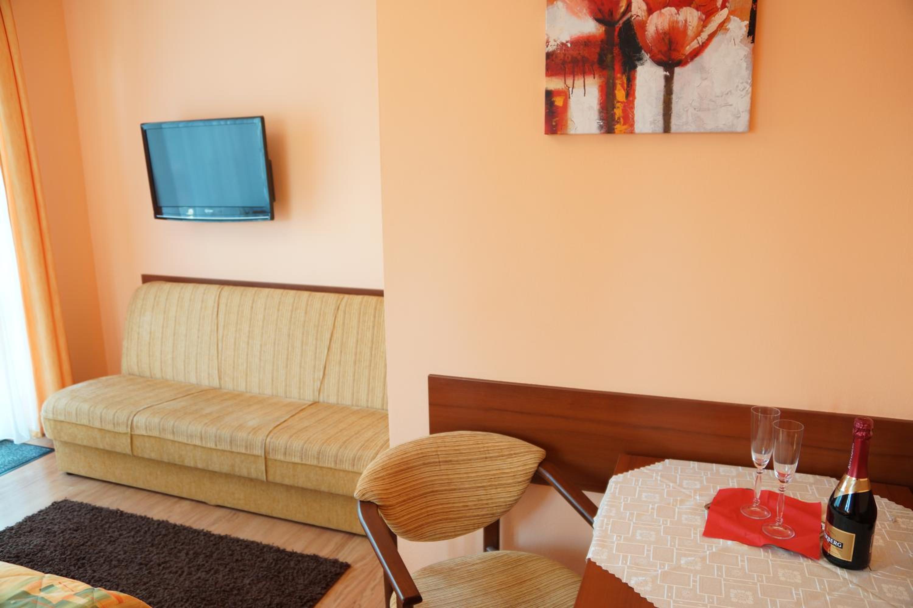 Triple Room with Balcony photo 3