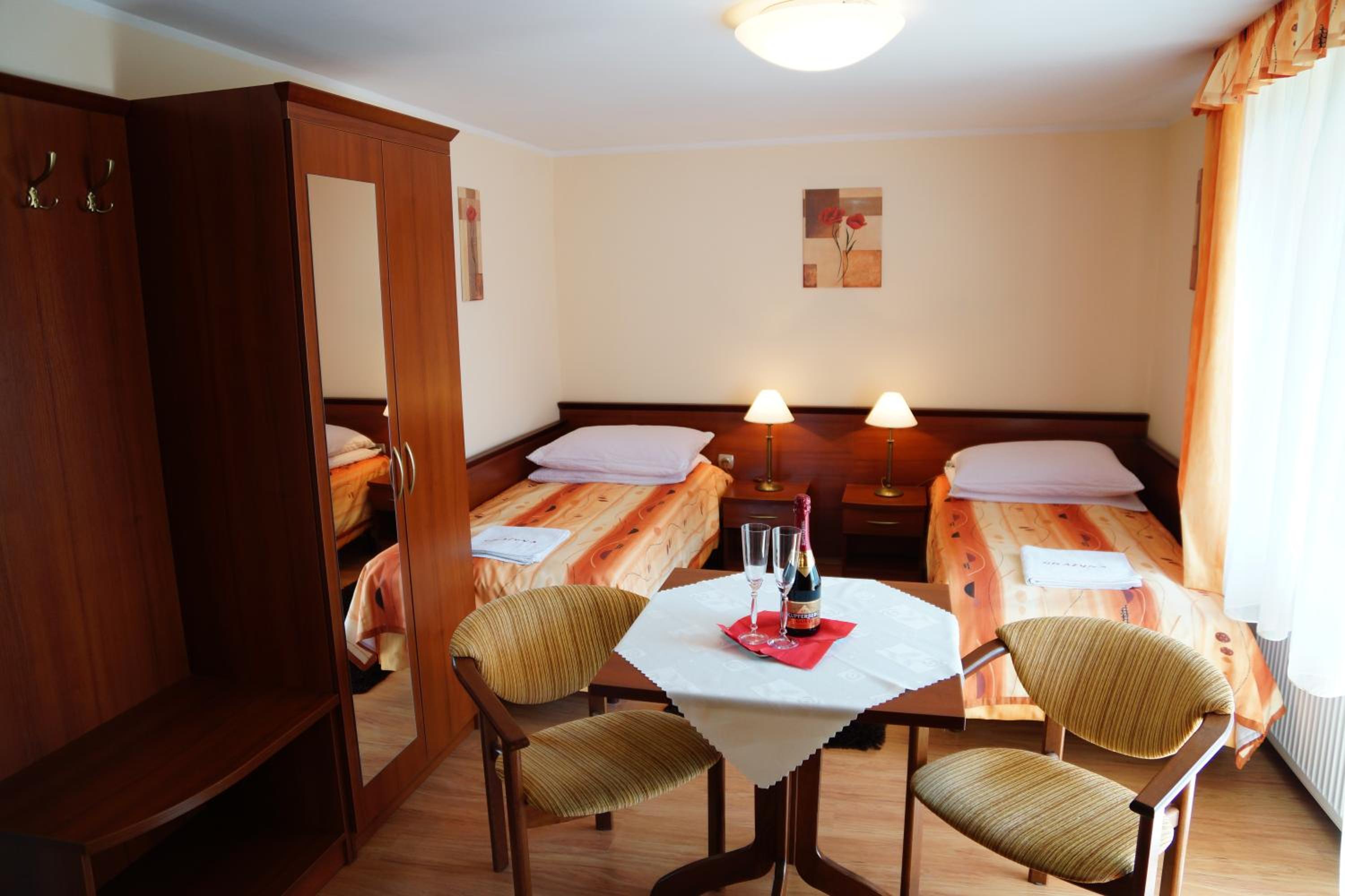 Double or Twin Room - Disability Access photo 3
