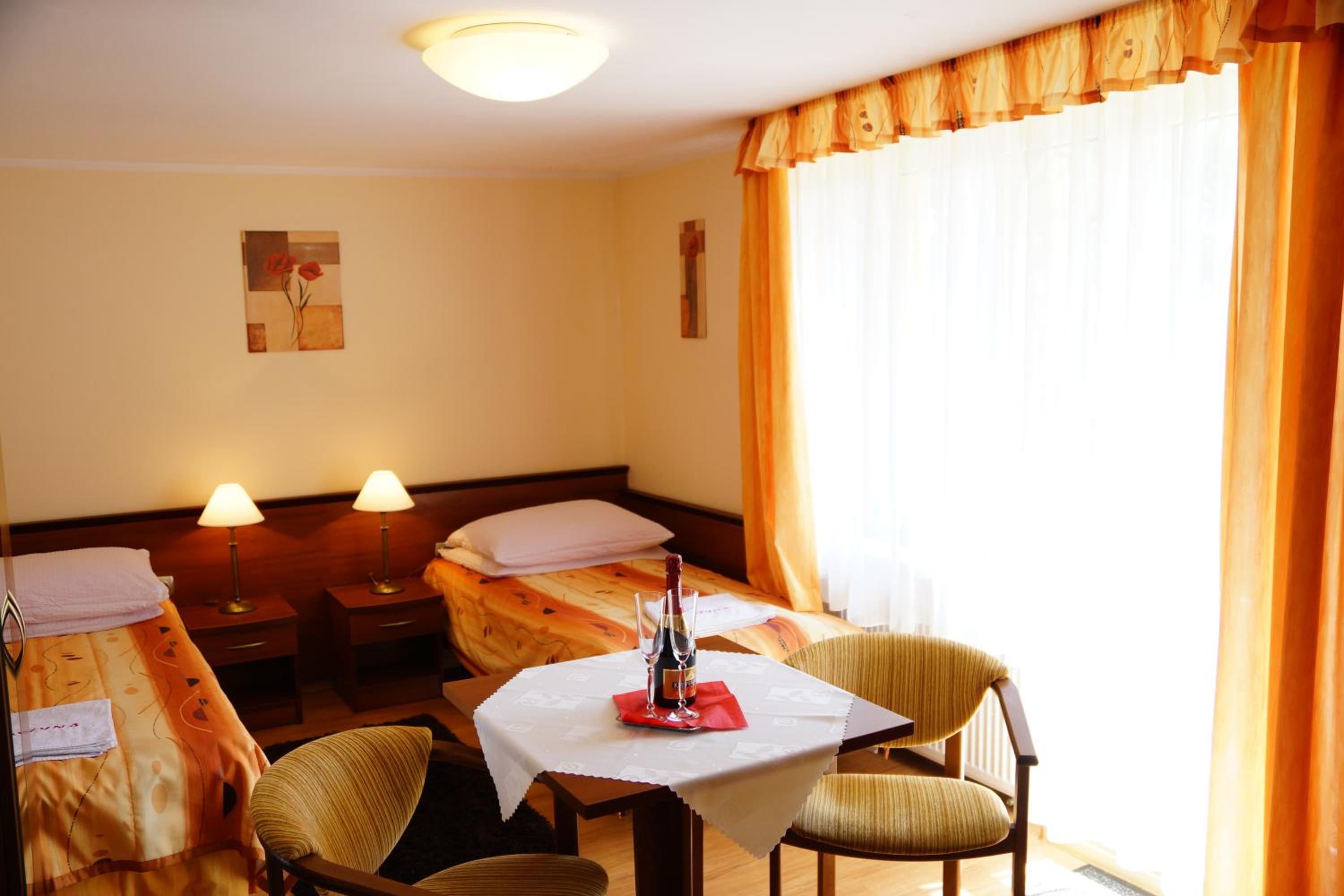 Double or Twin Room - Disability Access photo 1
