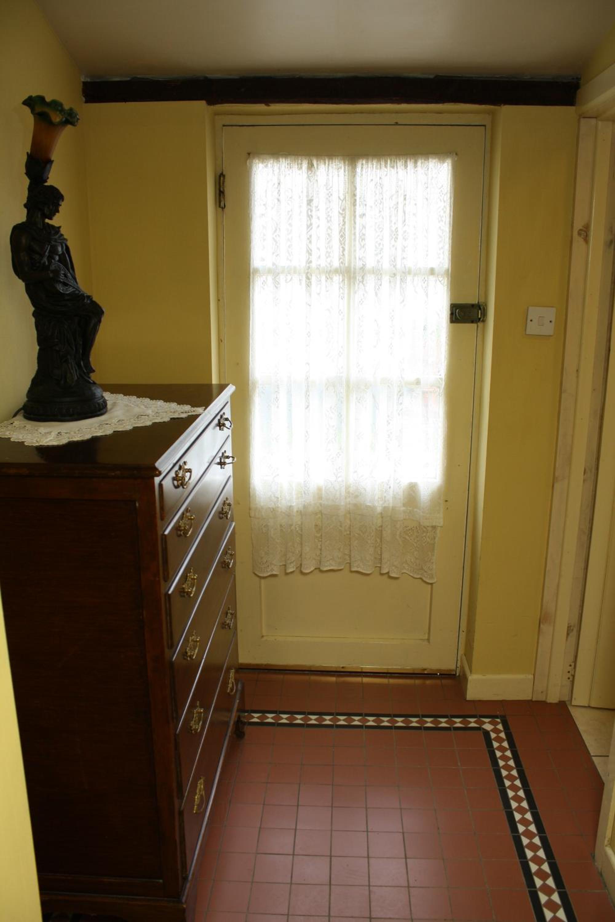 Family Room - Photo 2