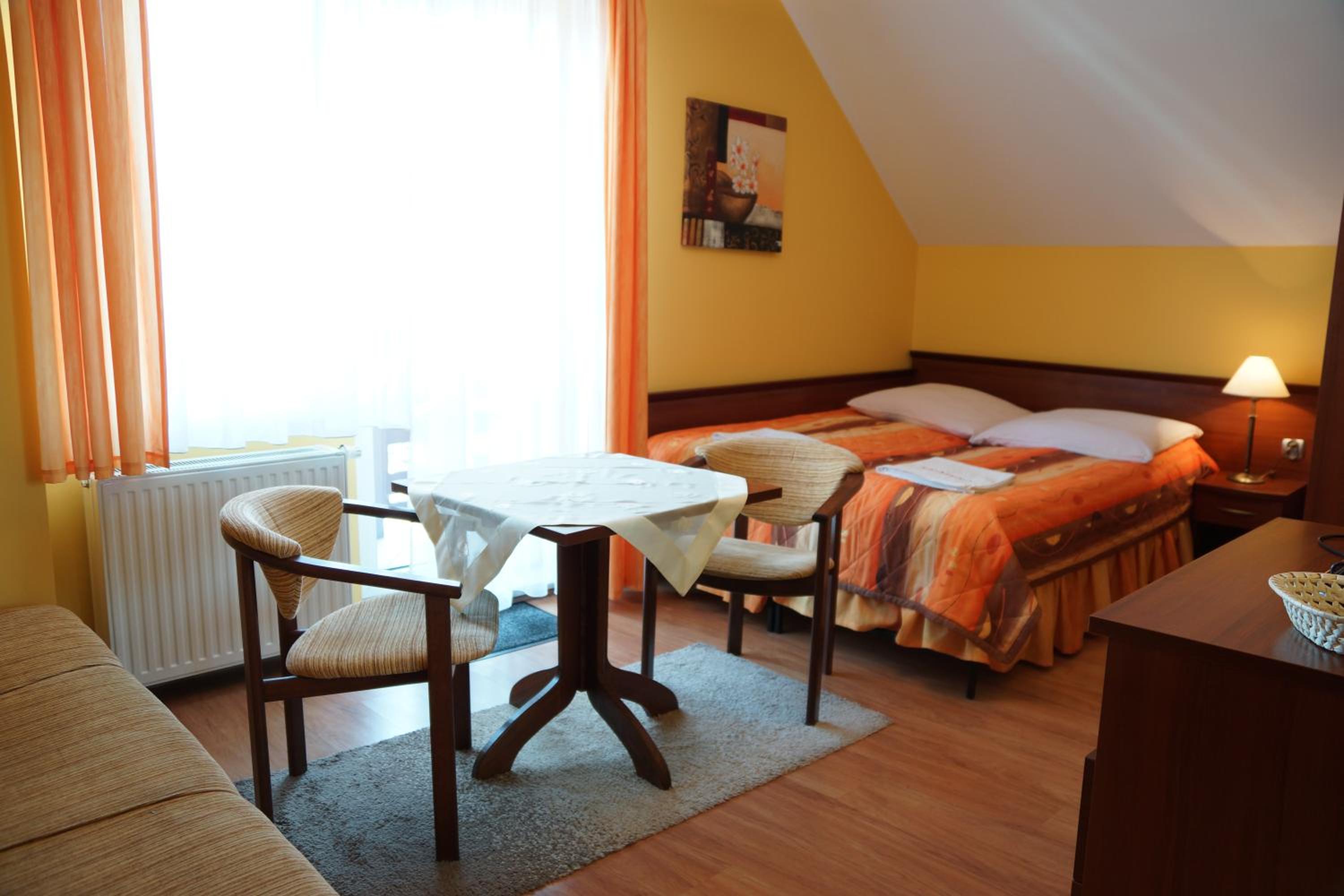 Triple Room with Balcony photo 3