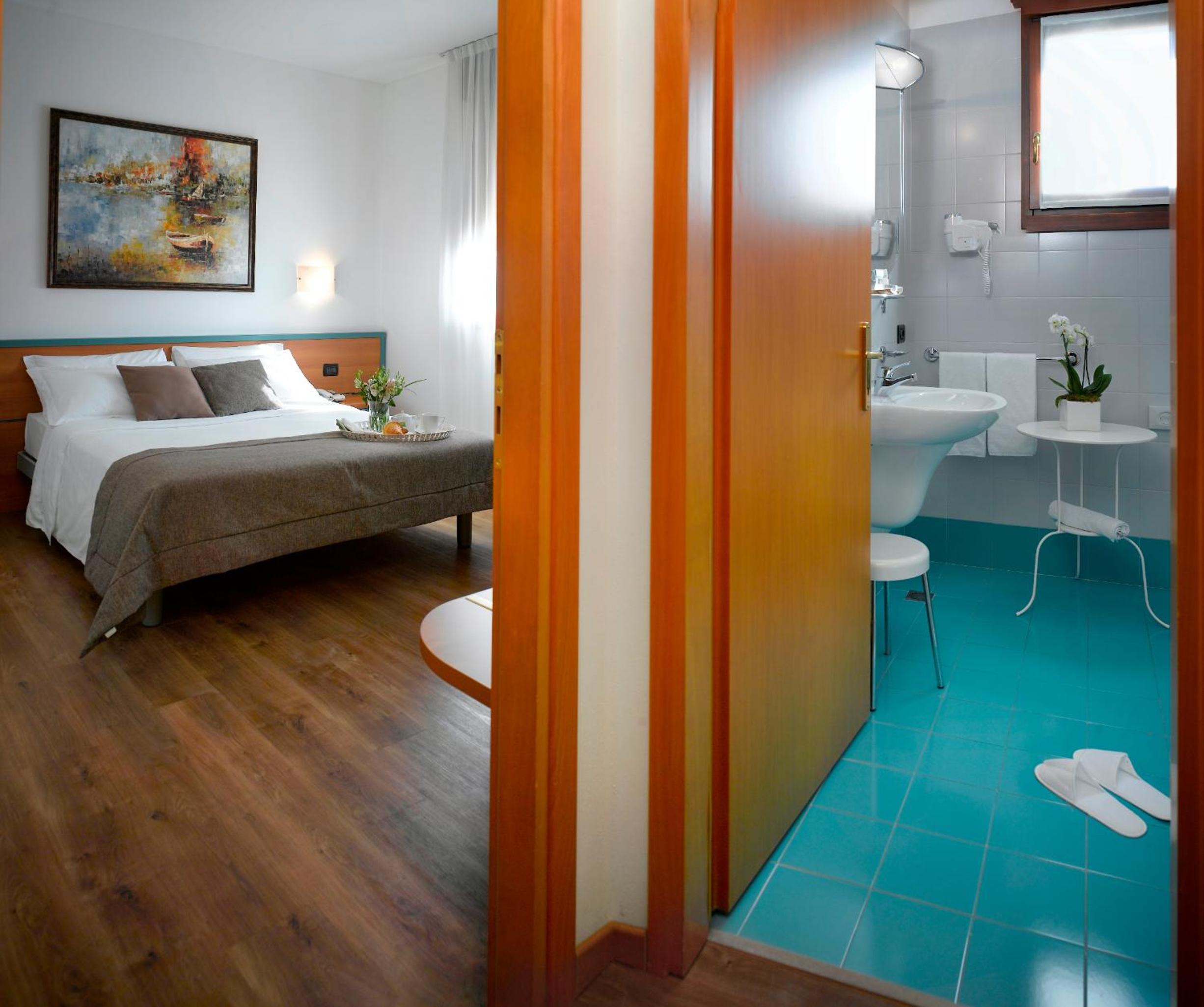 Standard Double Room - Photo 4