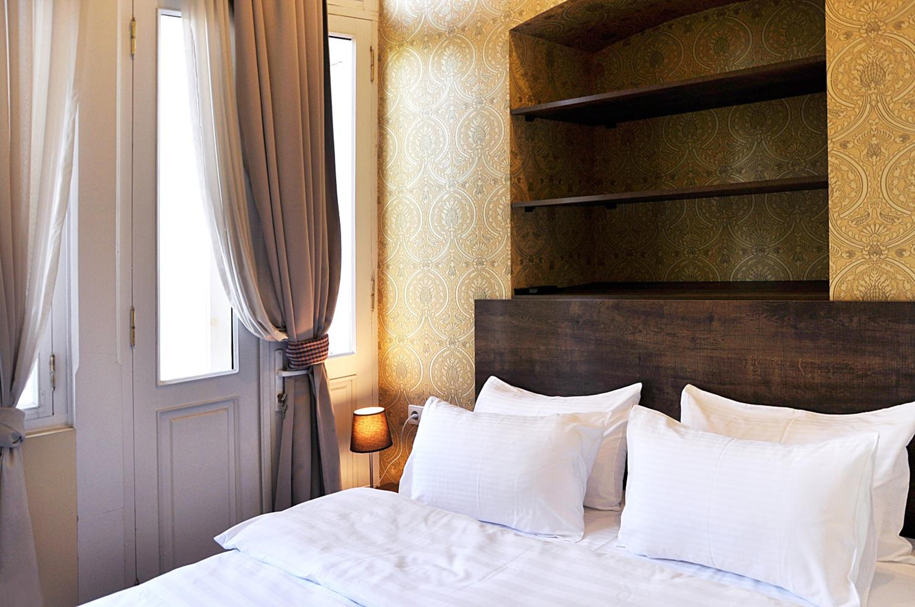 Small Double Room - Photo 7