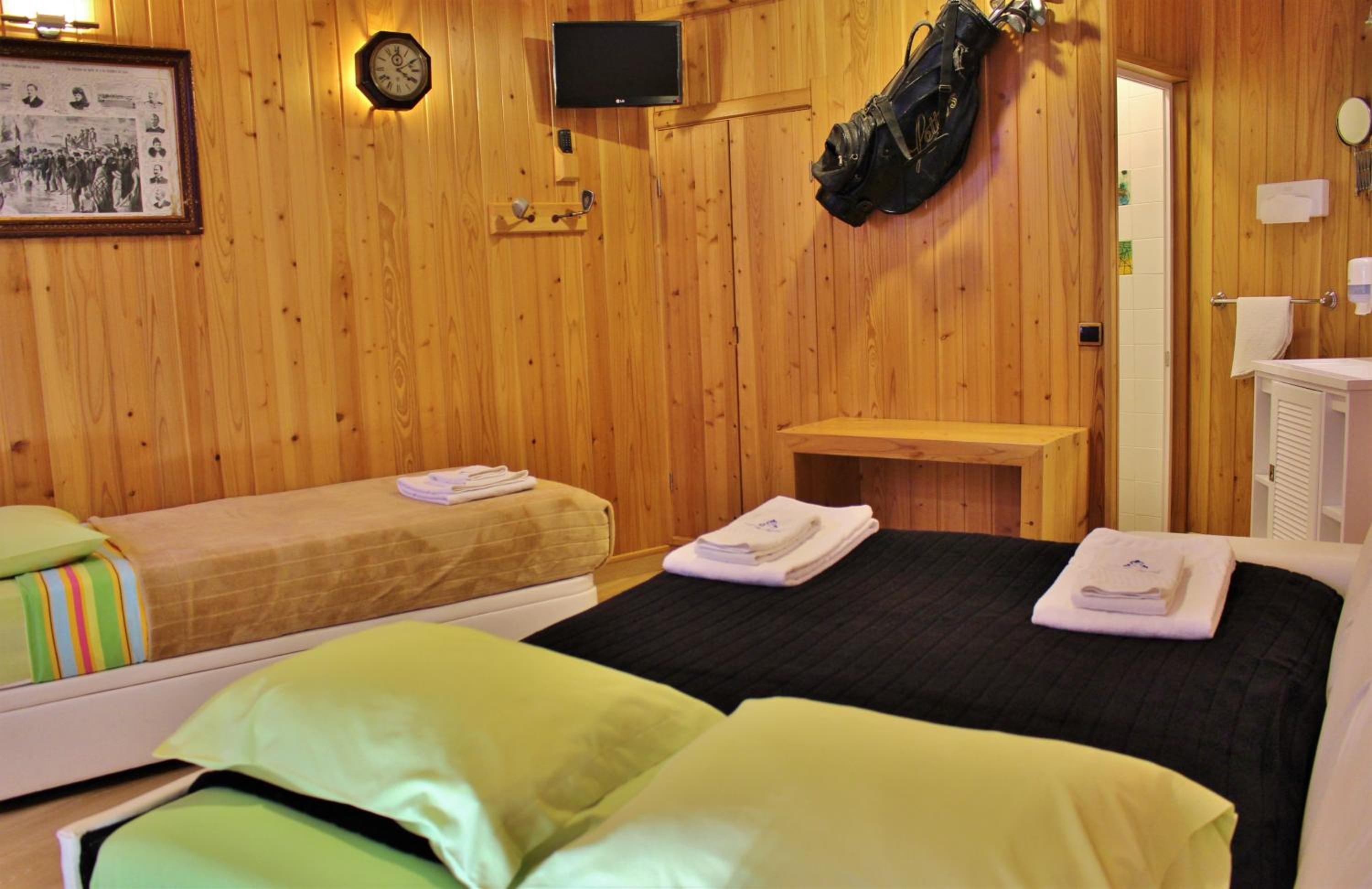 Studio (3 Adults)