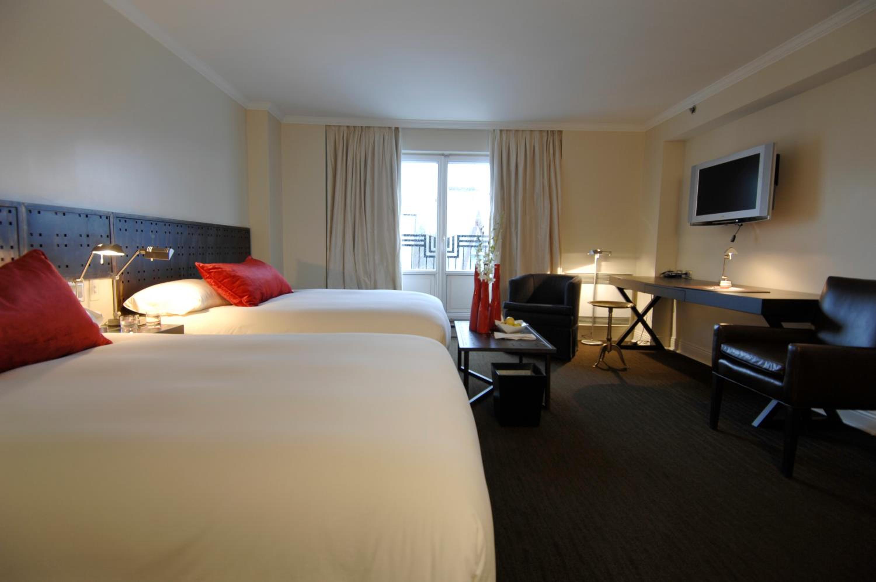Comfort Double Room with Two Double Beds - Photo 4