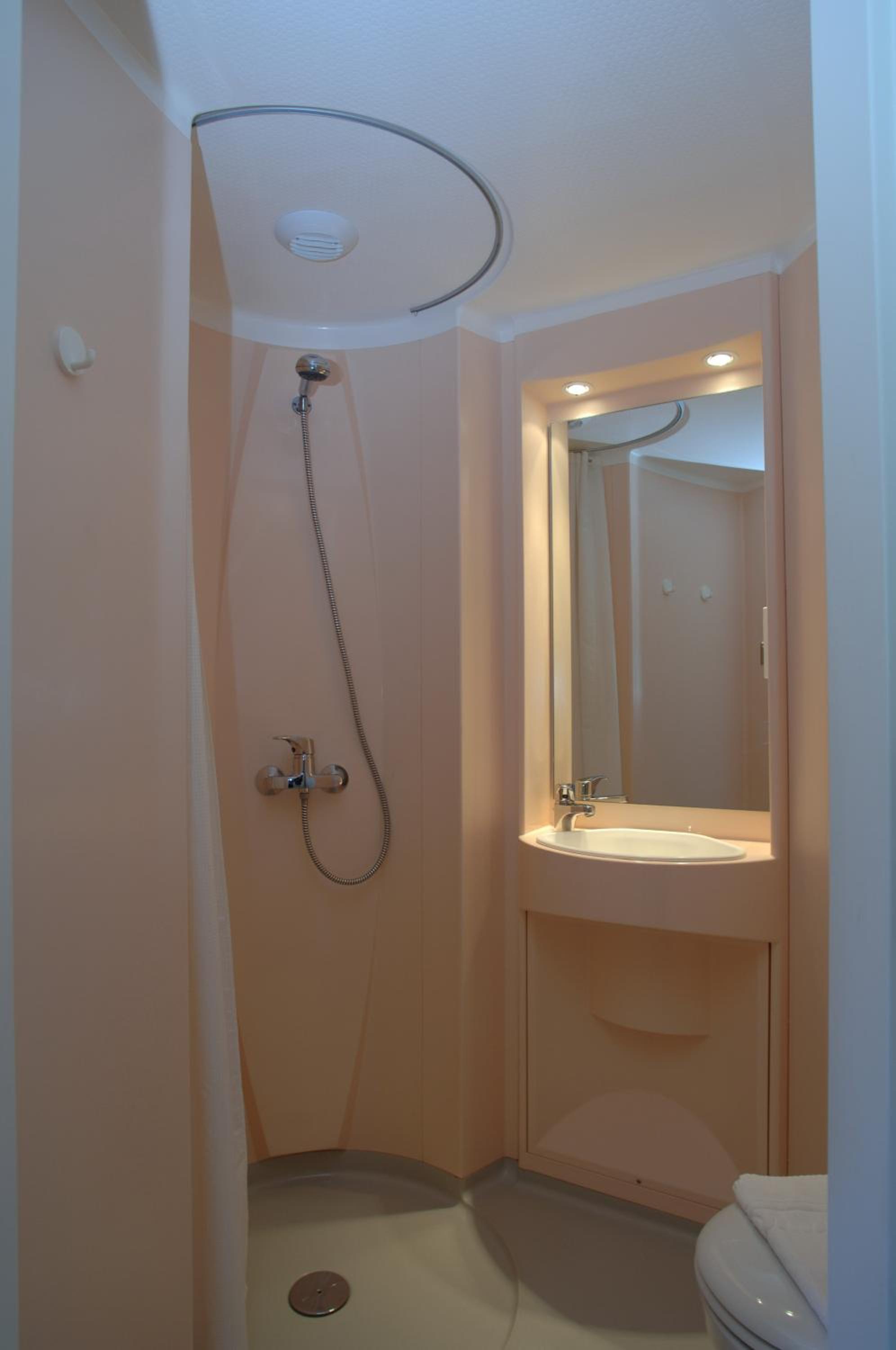 Two-Bedroom Chalet - Photo 3