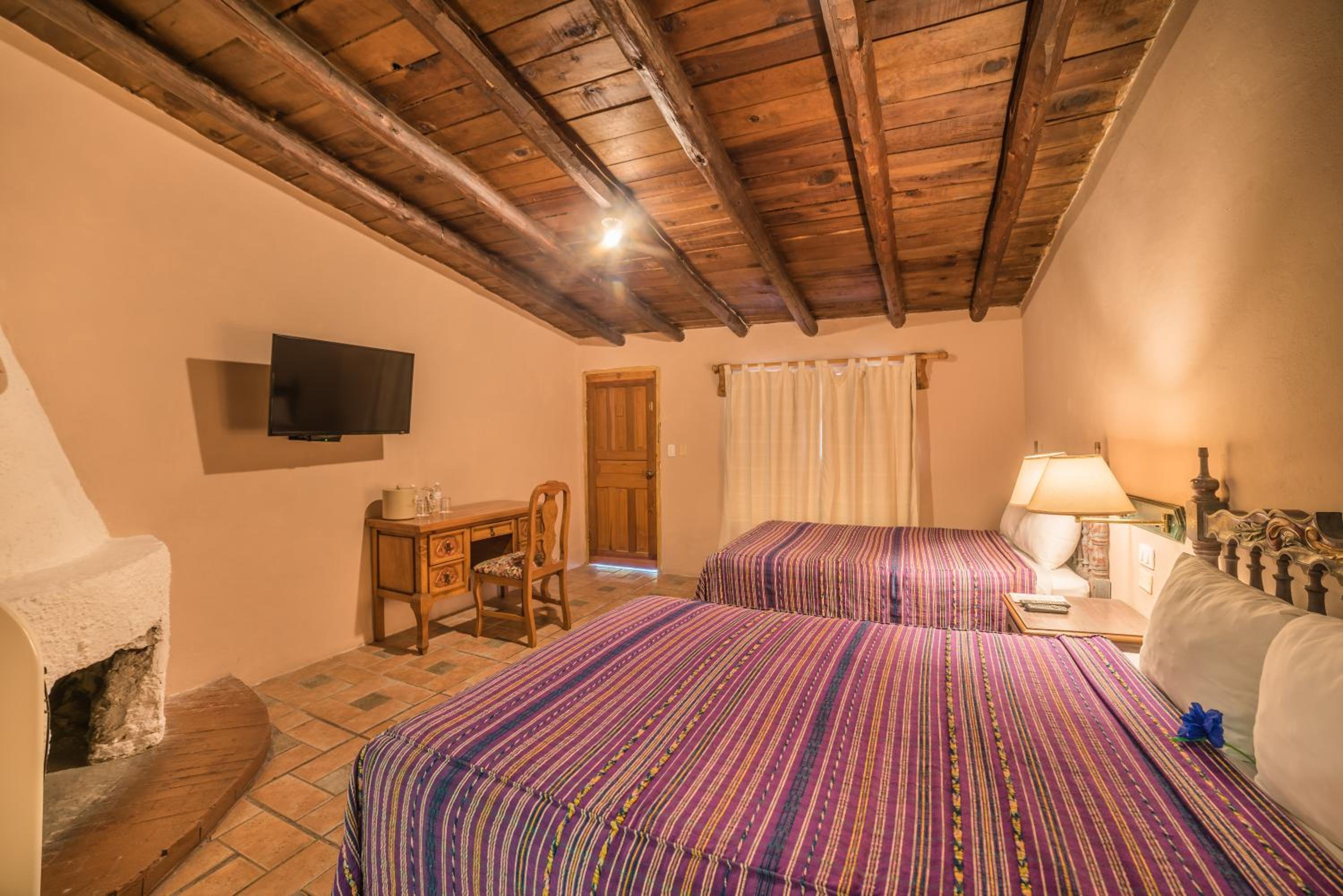 Double Room with Two Double Beds - Photo 3