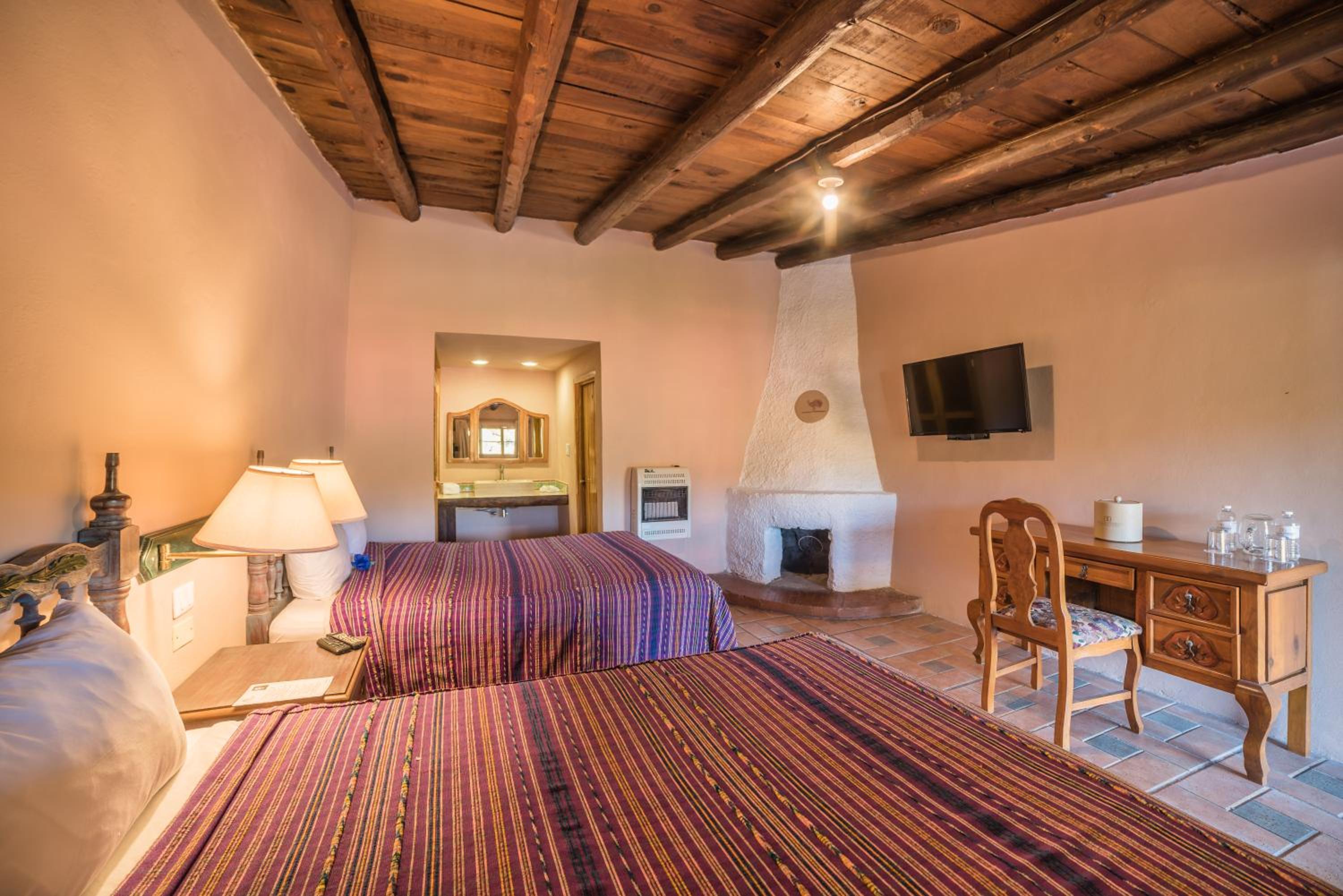 Double Room with Two Double Beds - Photo 4