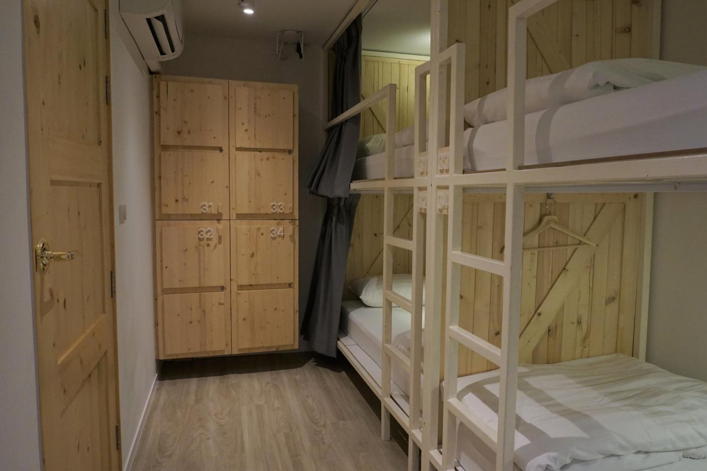 Bed in 4-Bed Mixed Dormitory Room photo 2