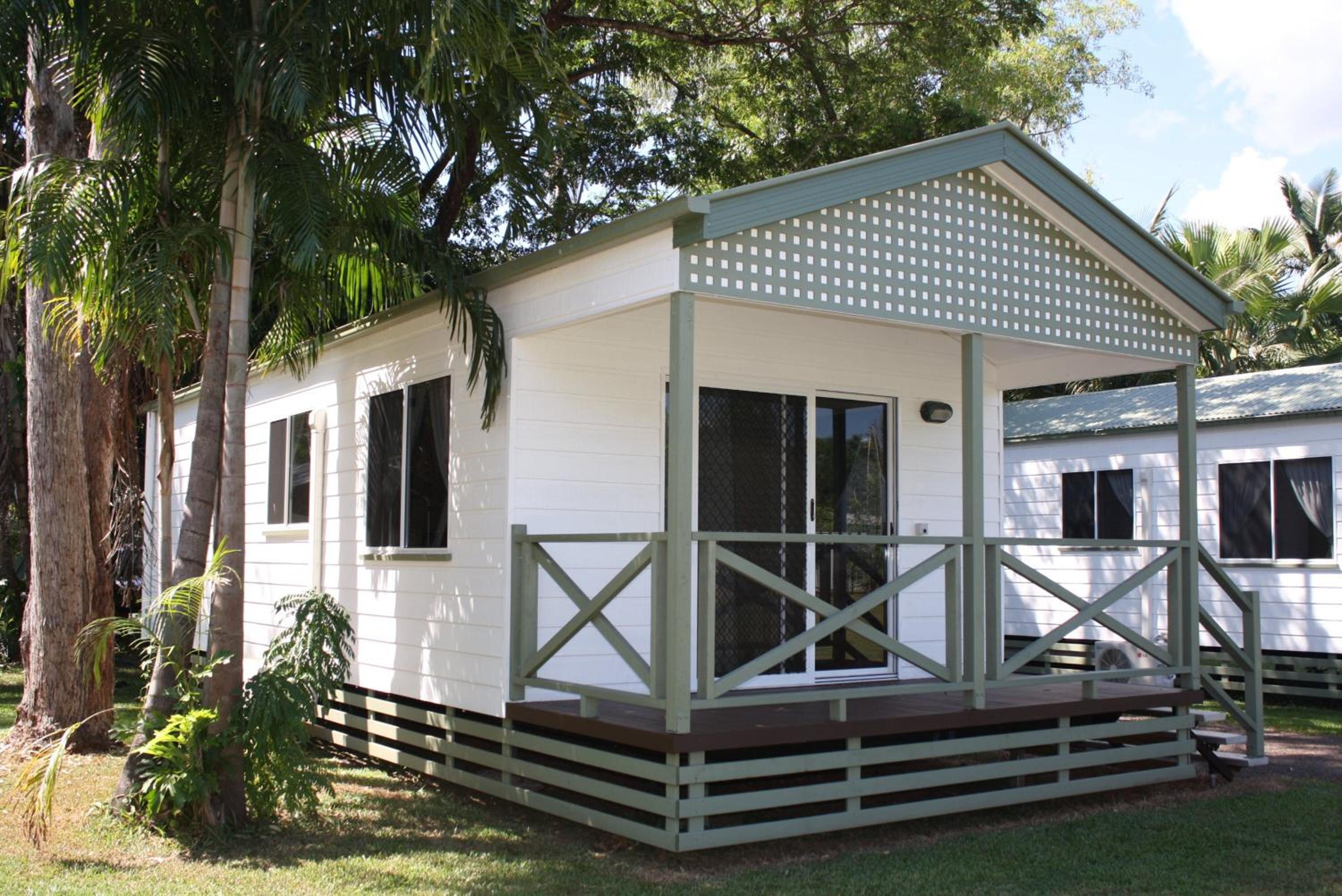 Superior 2 Bedroom Cabin - Not Pet Friendly photo 2