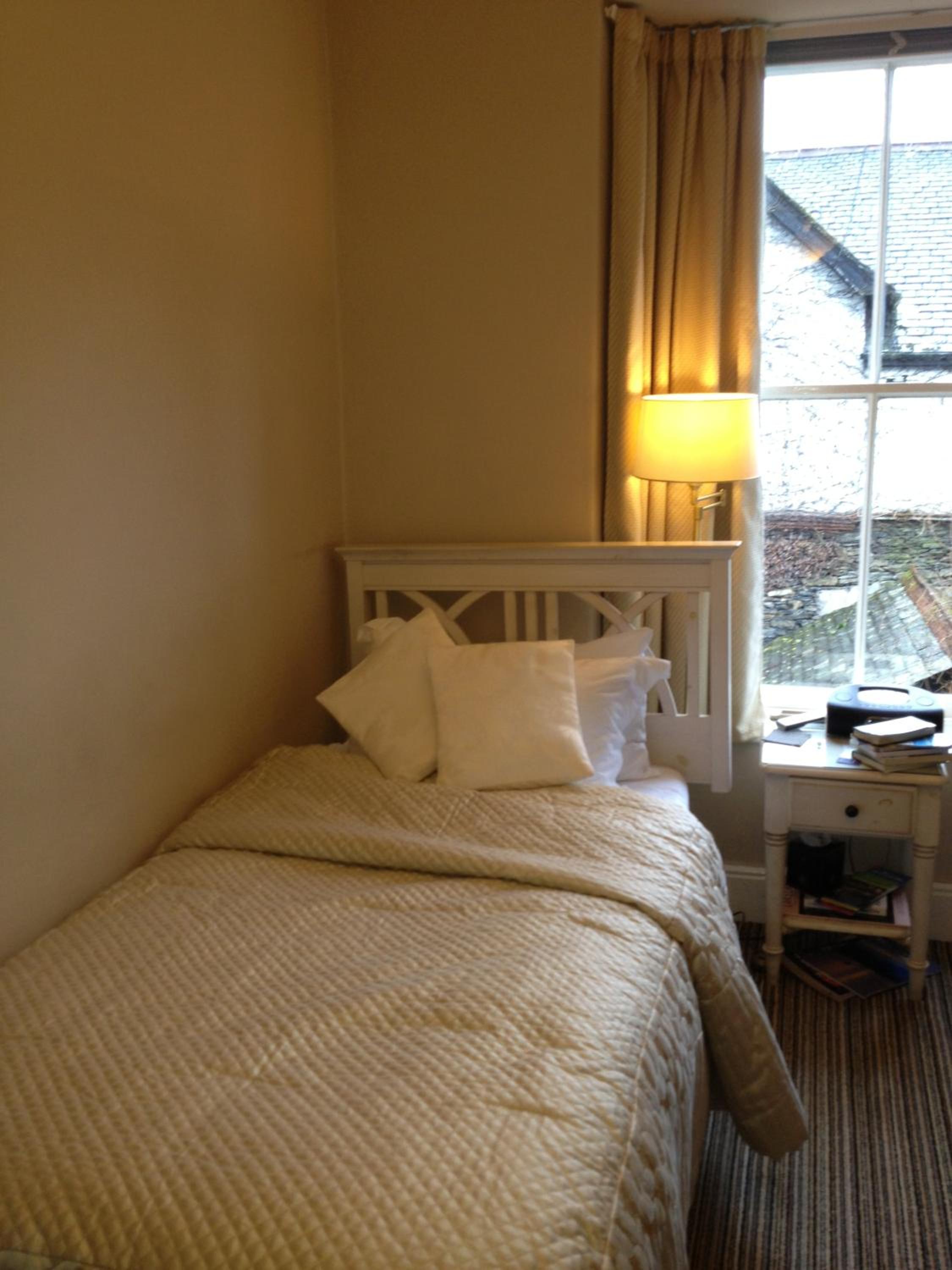 Single Room with Private Bathroom photo 3