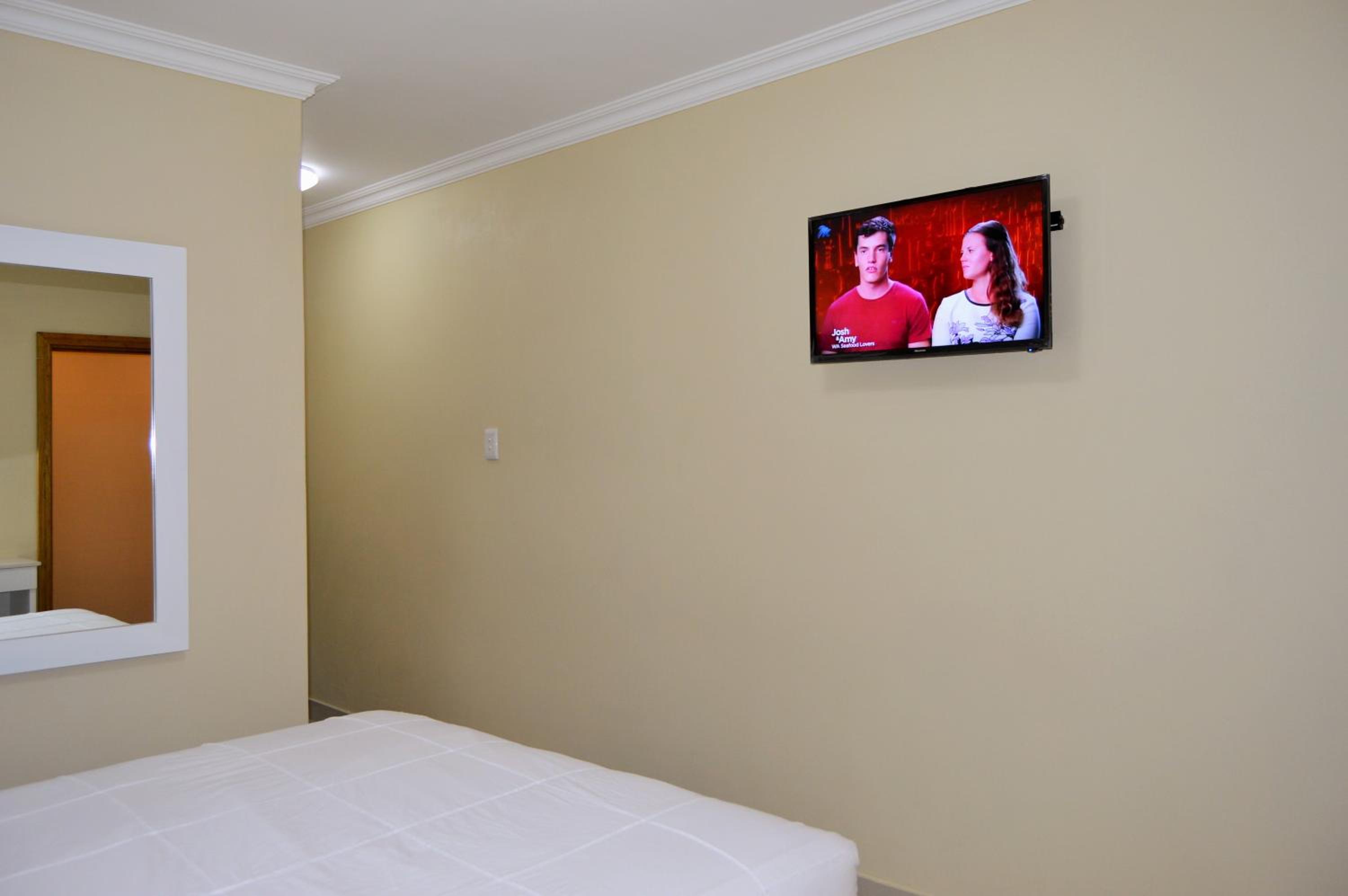 Queen Room - Photo 1