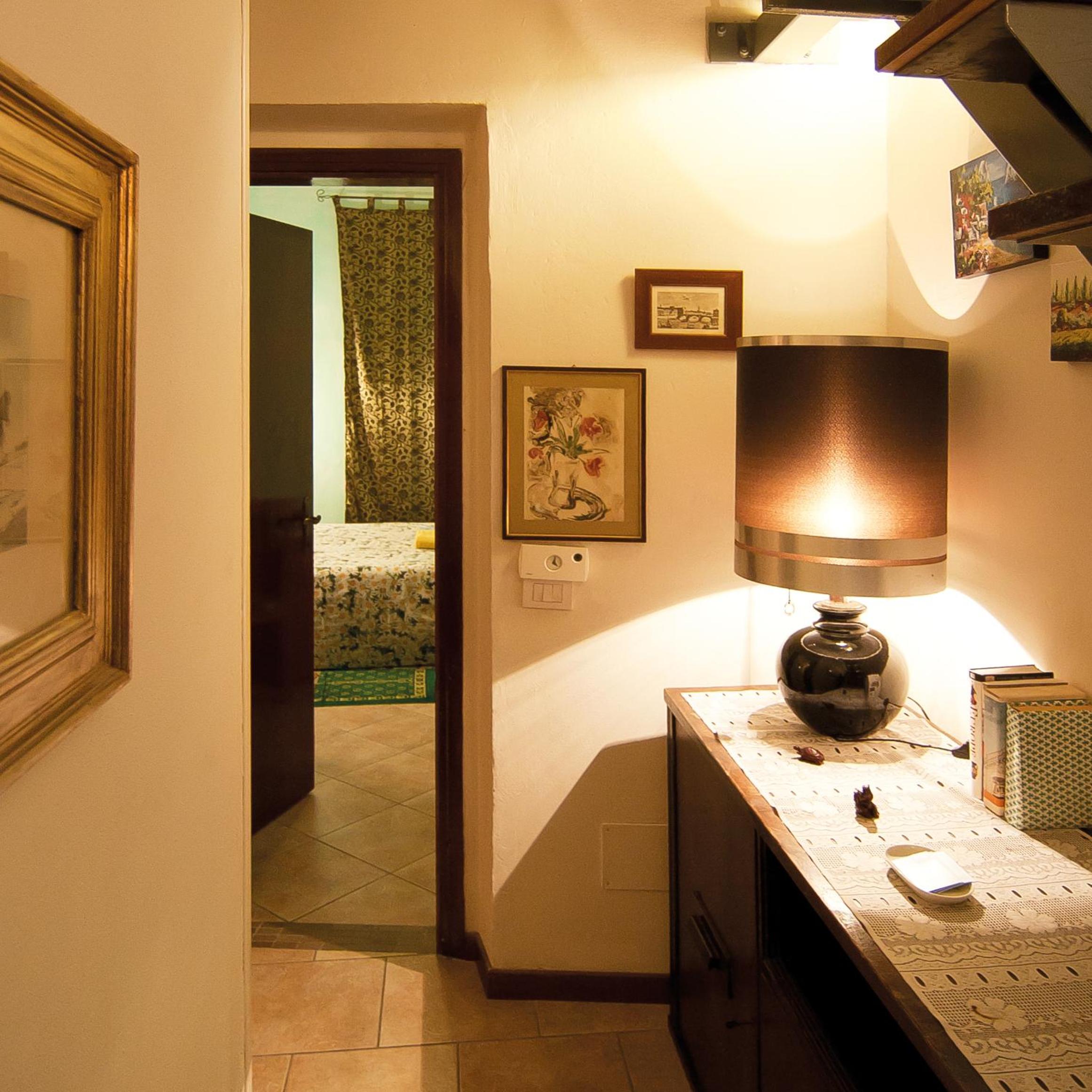 Economy Twin Room with Shared Bathroom photo 2