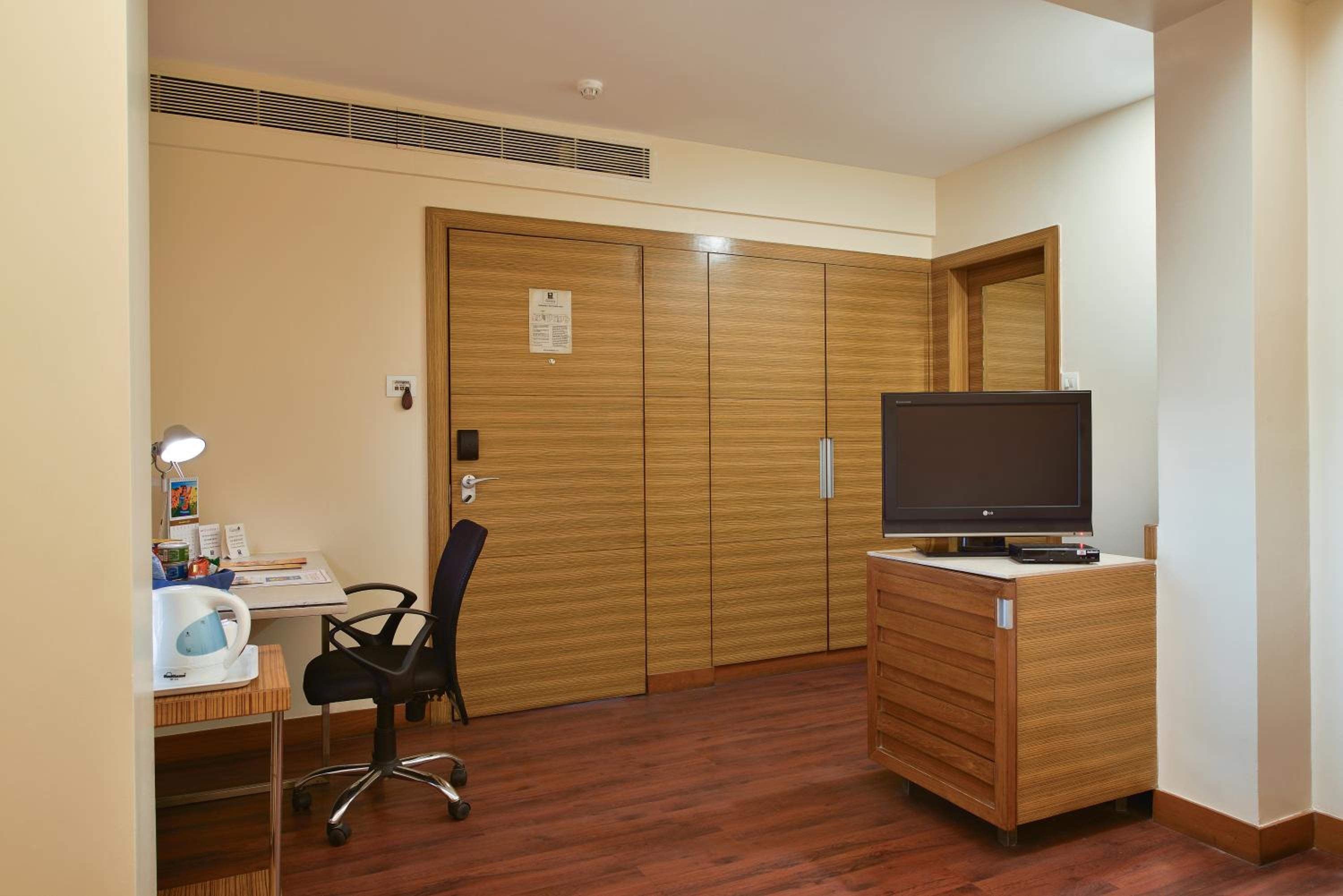Deluxe Room - Photo 4
