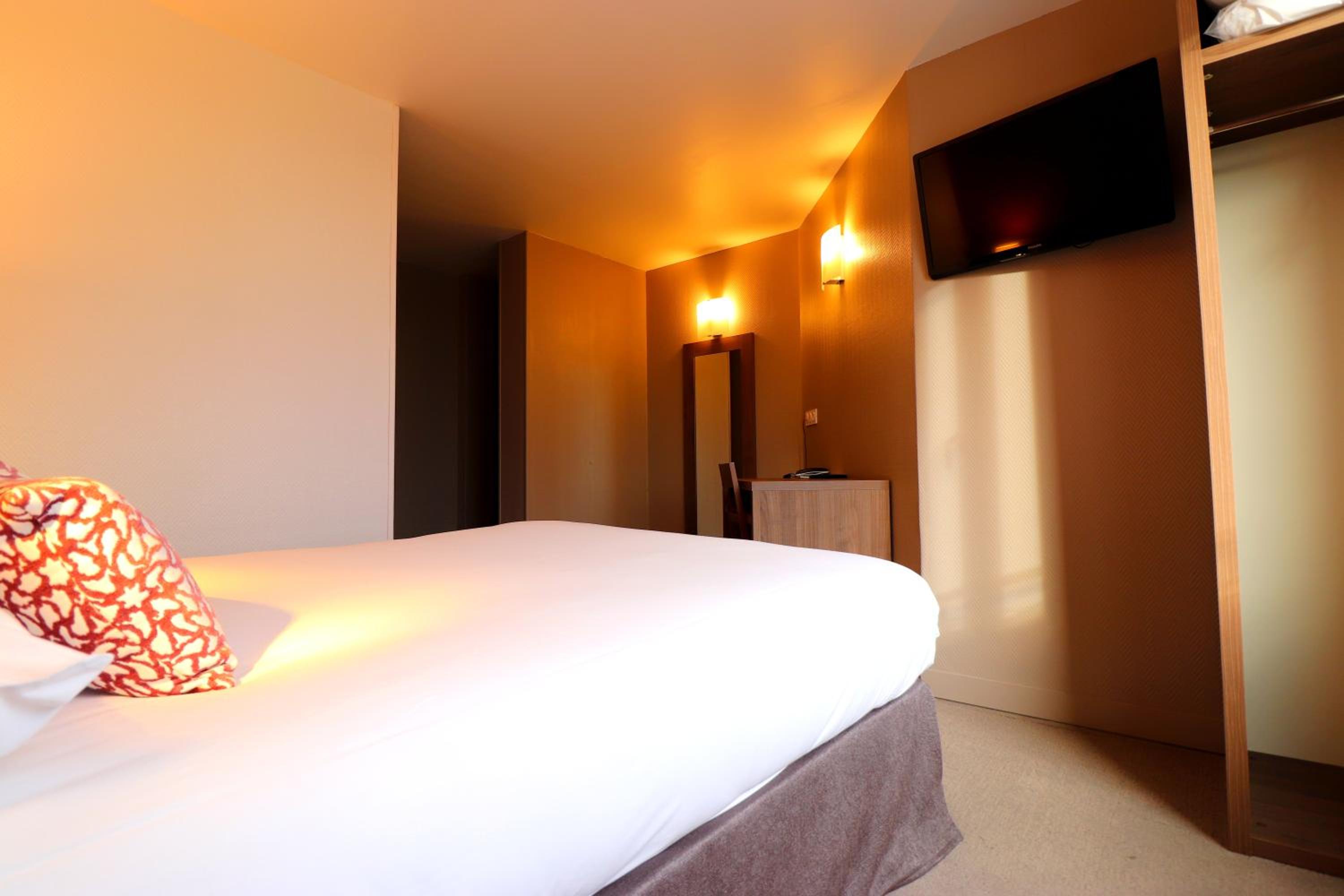 Club Double Room - Photo 3