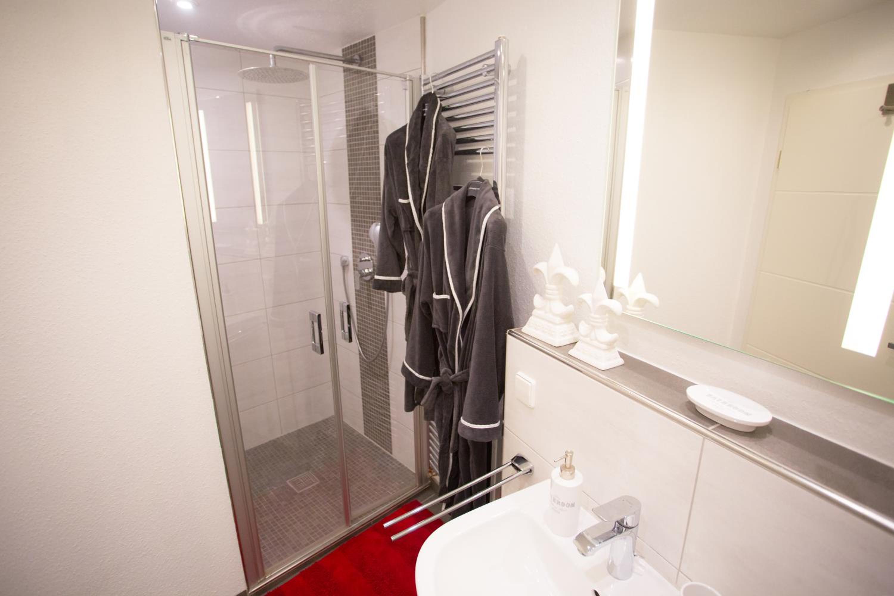 Two-Bedroom Apartment - Photo 14