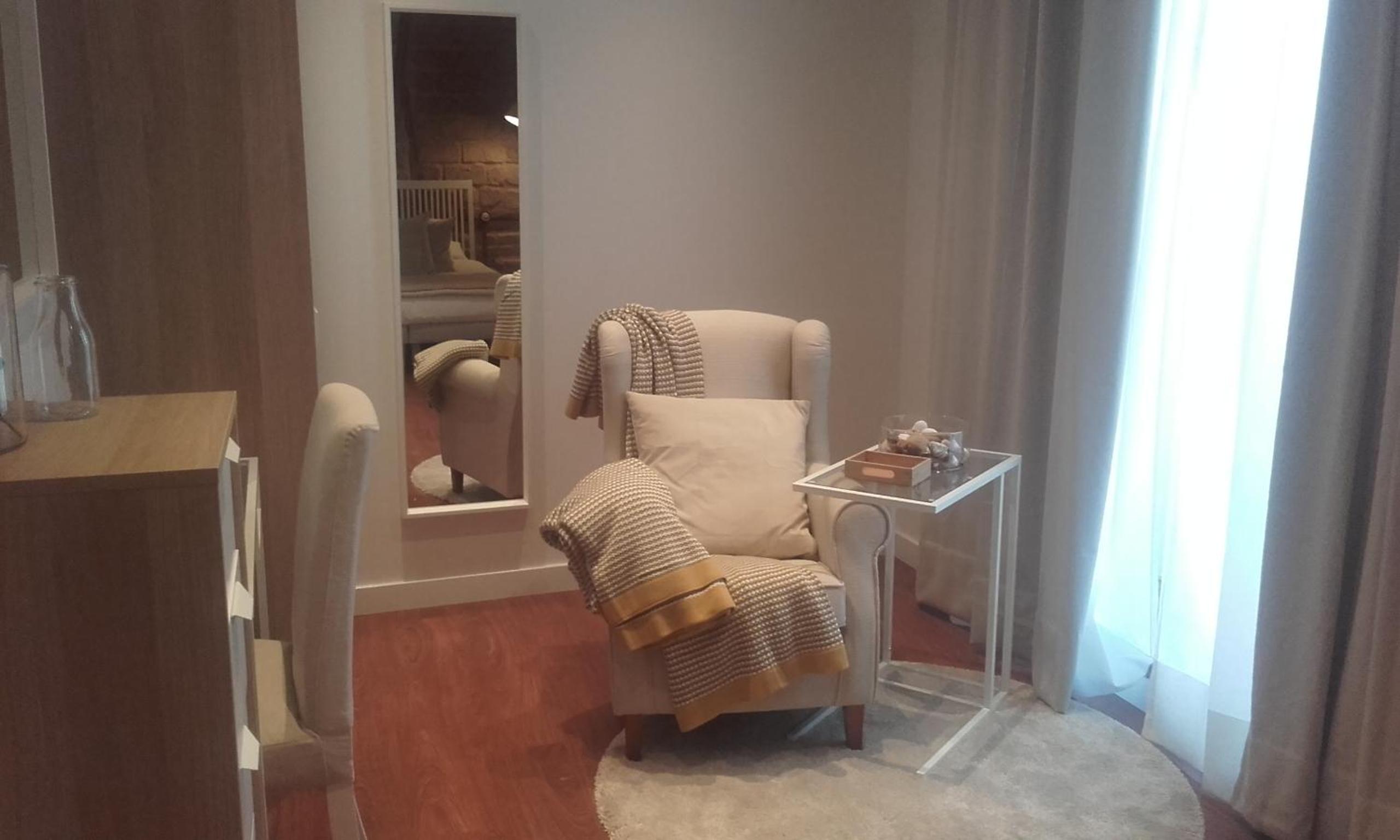 One-Bedroom Apartment photo 2