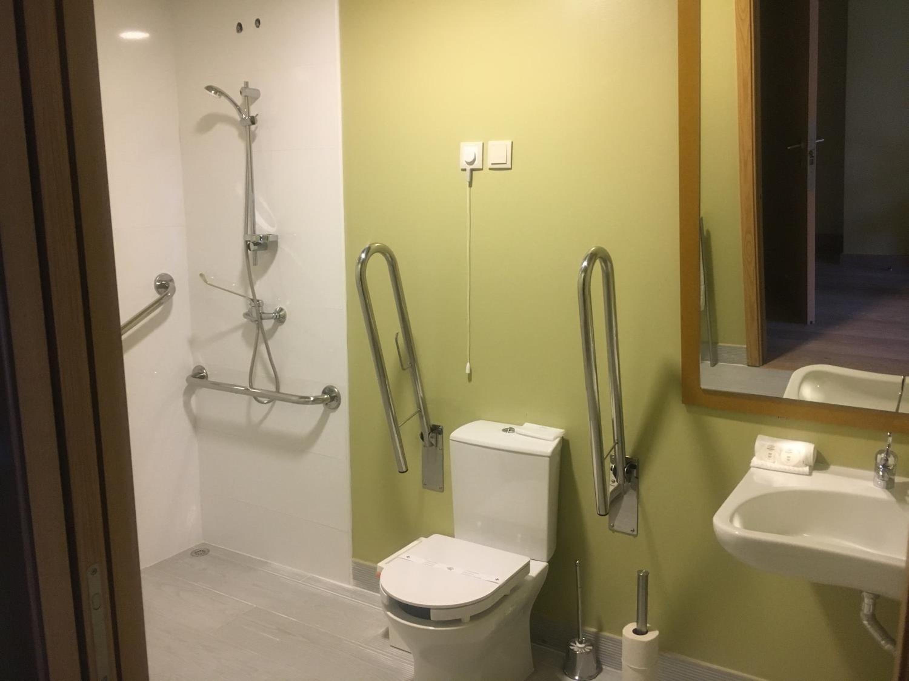 Double Room - Disability Access - Photo 4