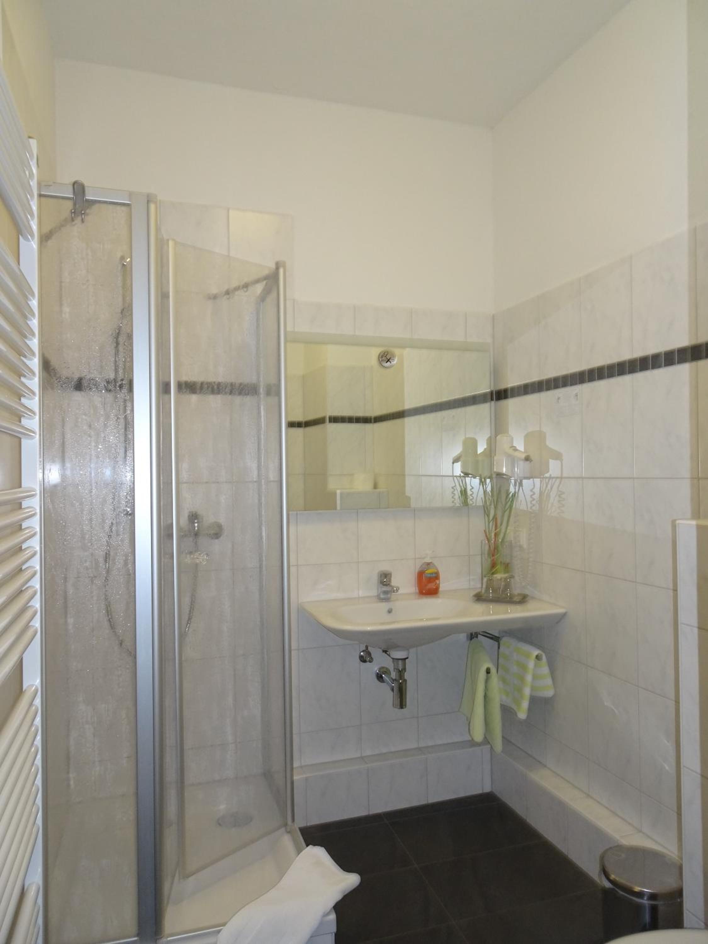 Single Room with Shower photo 2