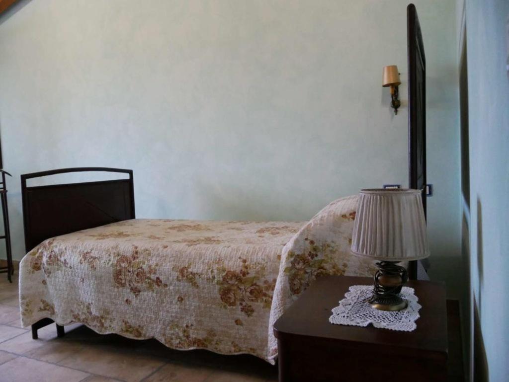 Single Room with Private Bathroom photo 2
