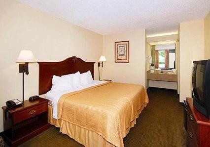King Room - Non-Smoking - Photo 1