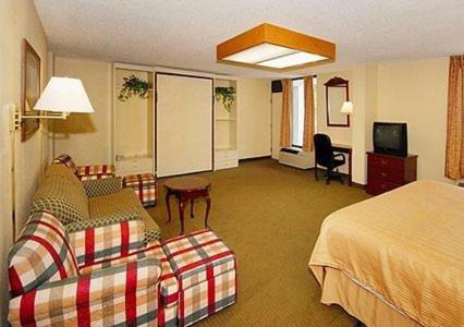 King Studio Suite - Non-Smoking - Photo 1