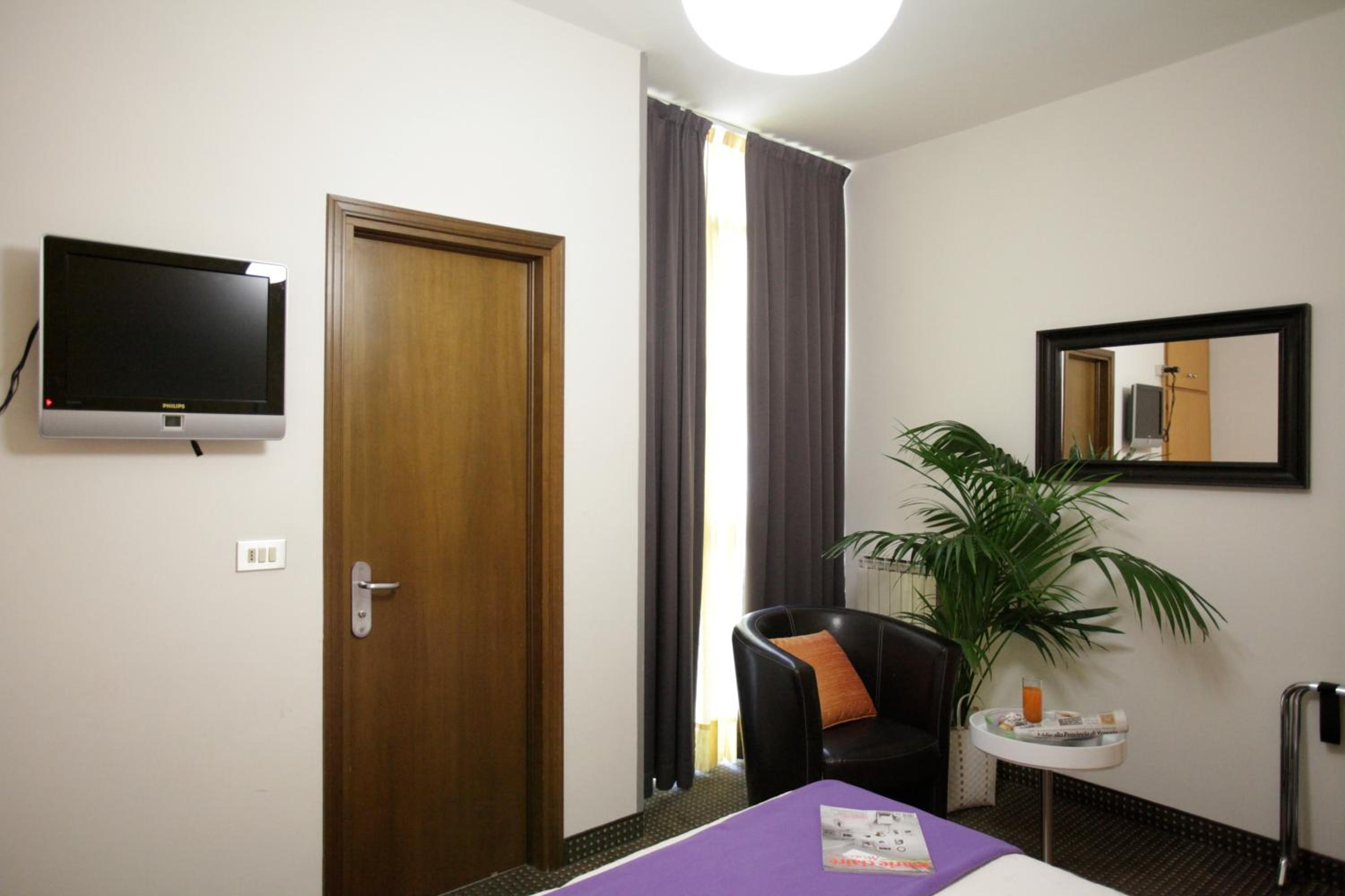 Quadruple Room - Photo 2