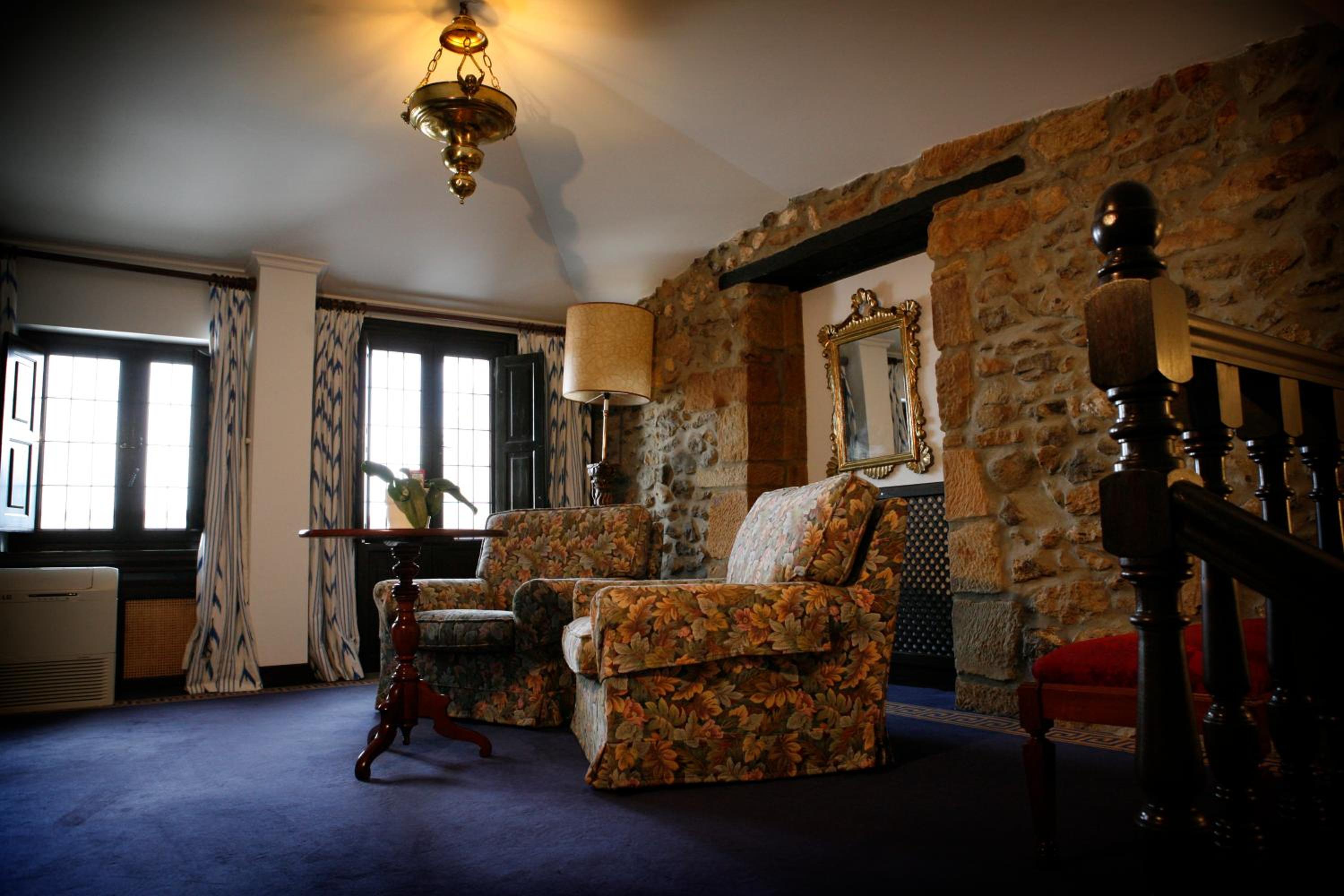 Suite with Hydro Massage and Terrace - Photo 27