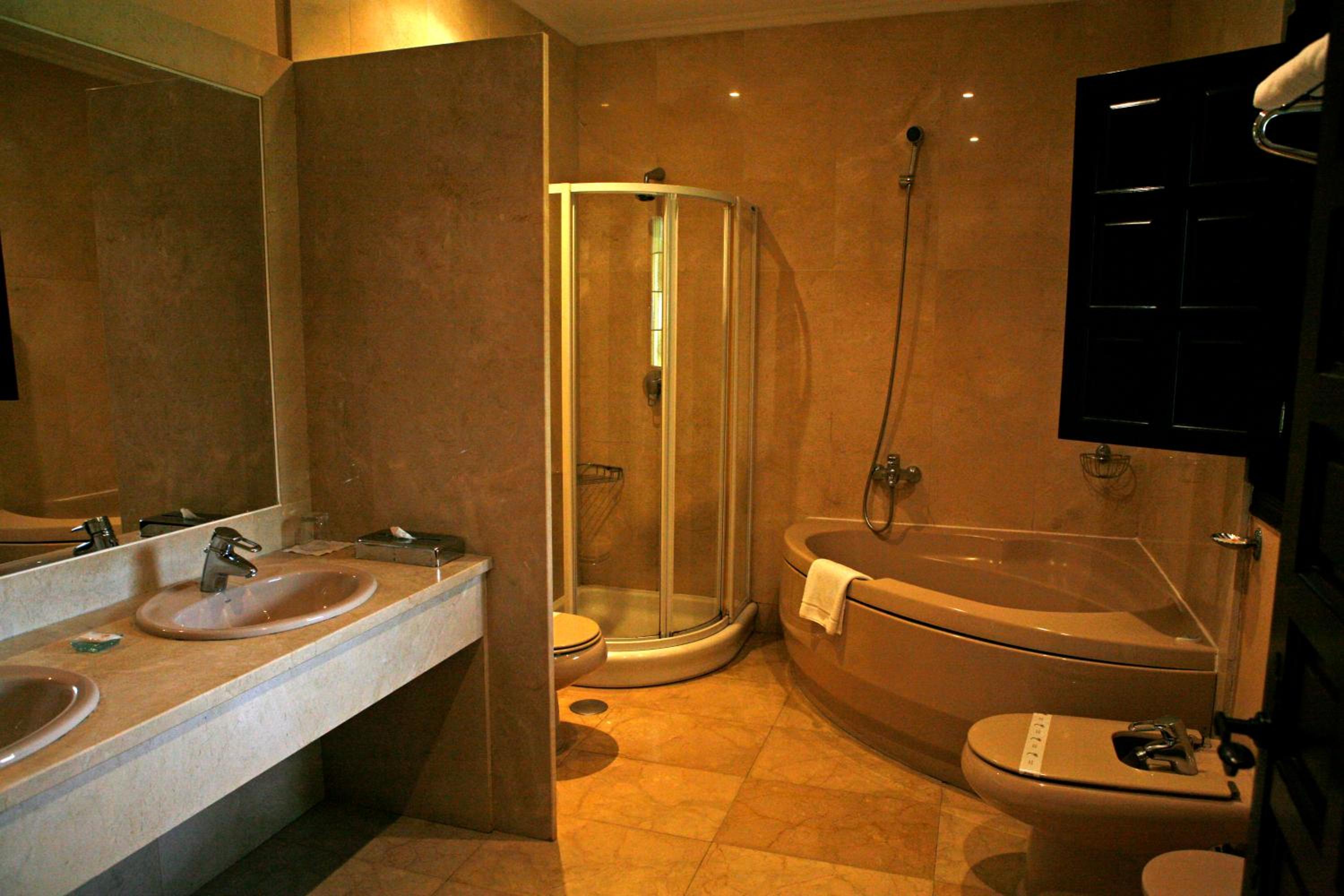 Suite with Hydro Massage and Terrace - Photo 24