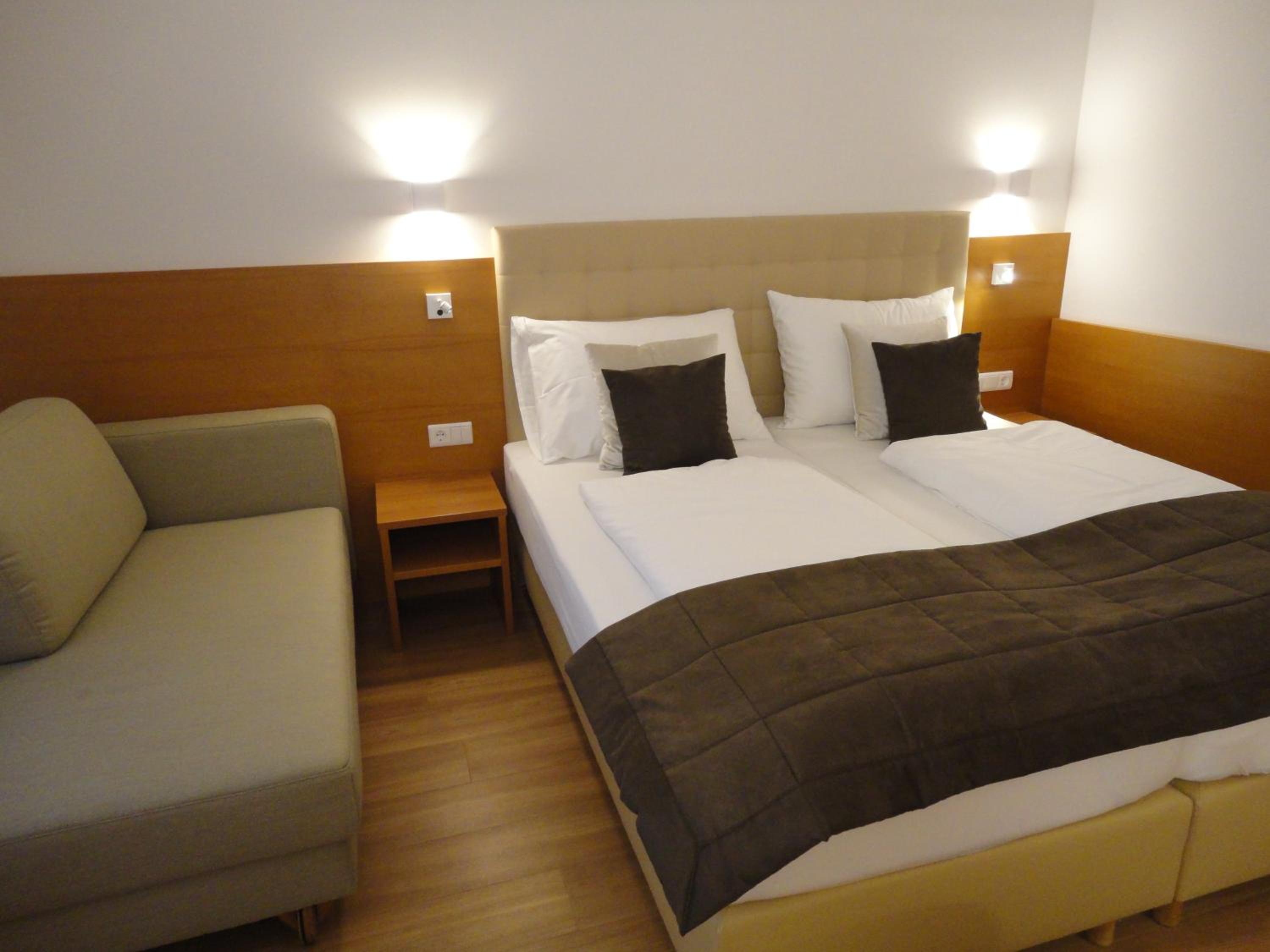 Double Room - Photo 4