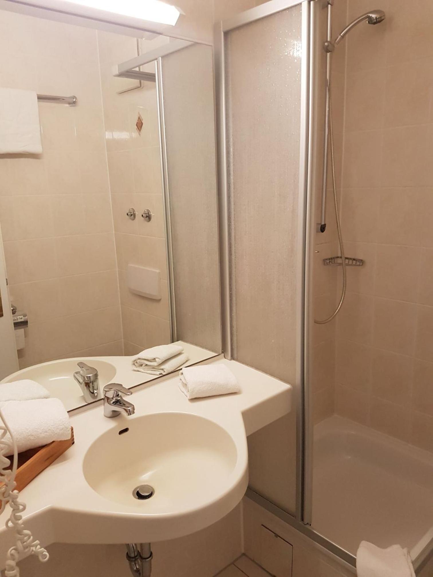 Double Room - Photo 18