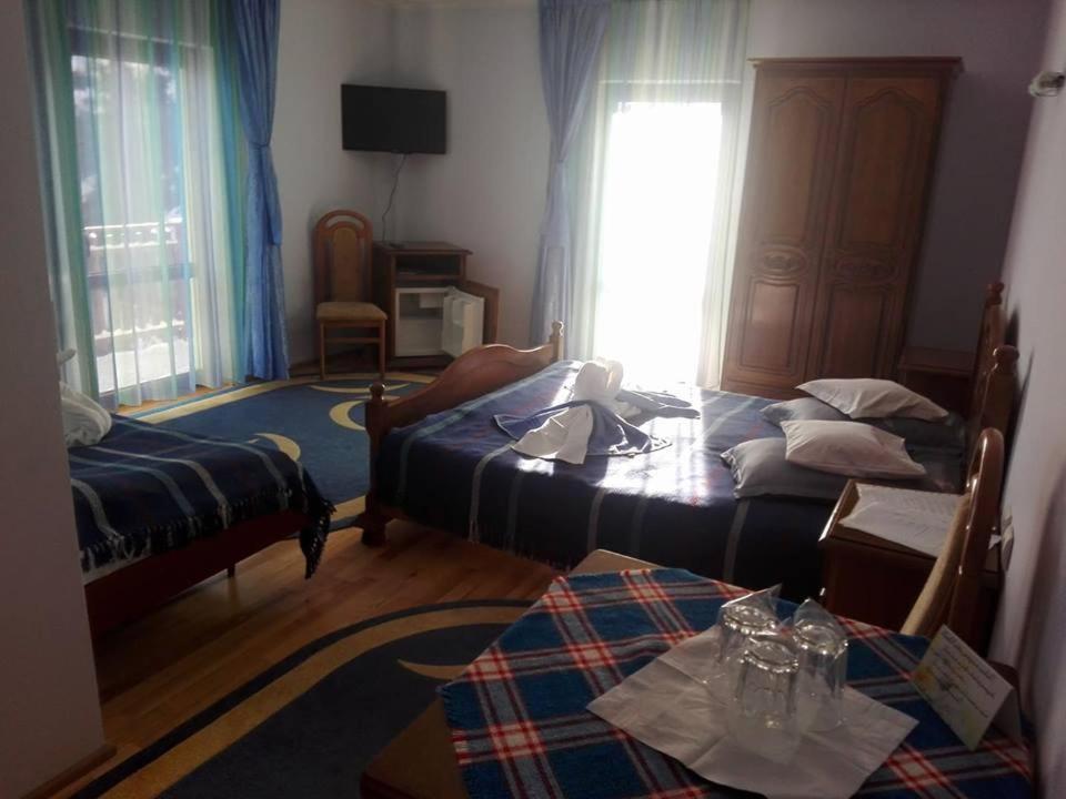Triple Room with Private Bathroom photo 2