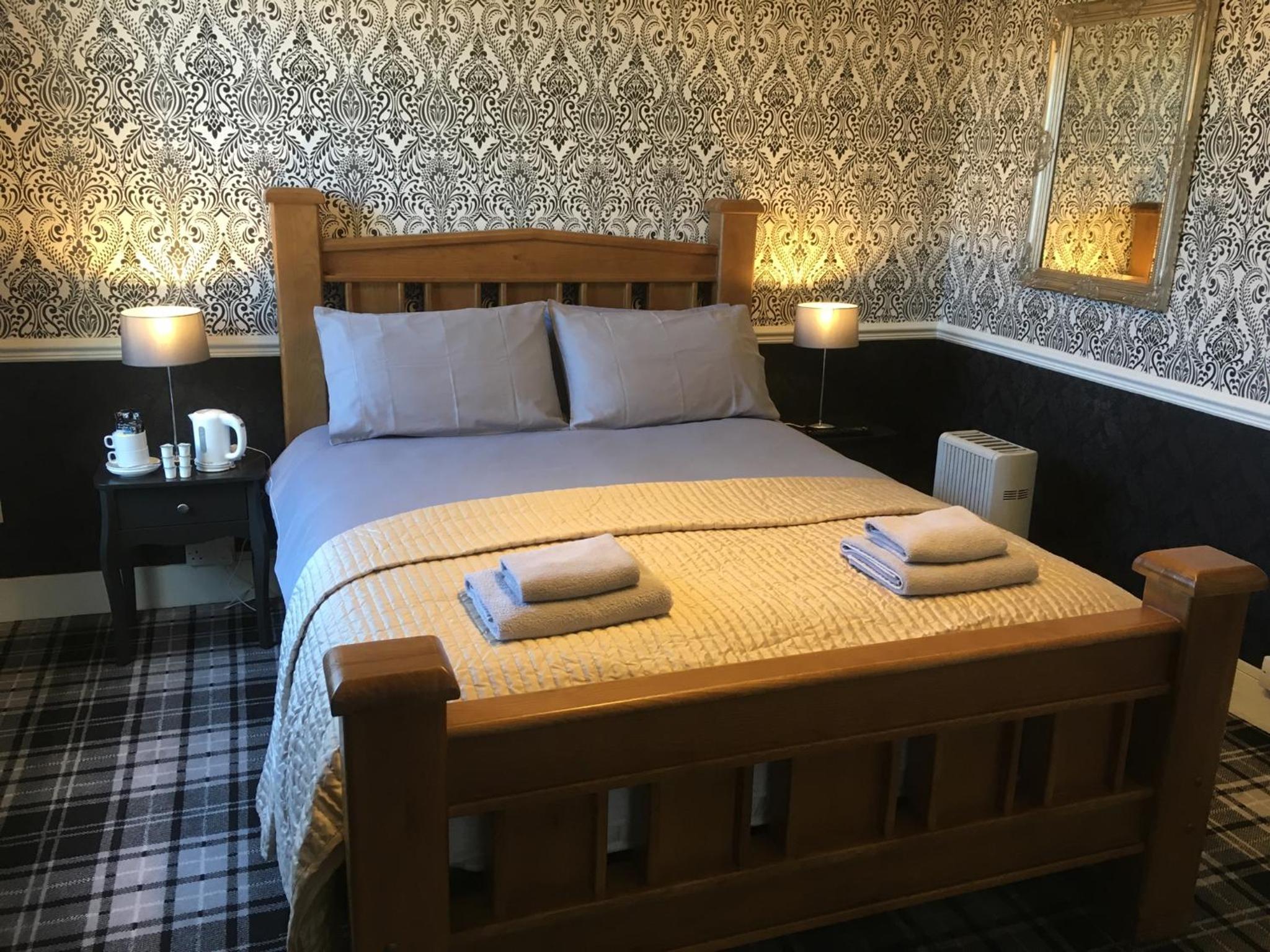 Deluxe Double Room with Shower - Photo 2