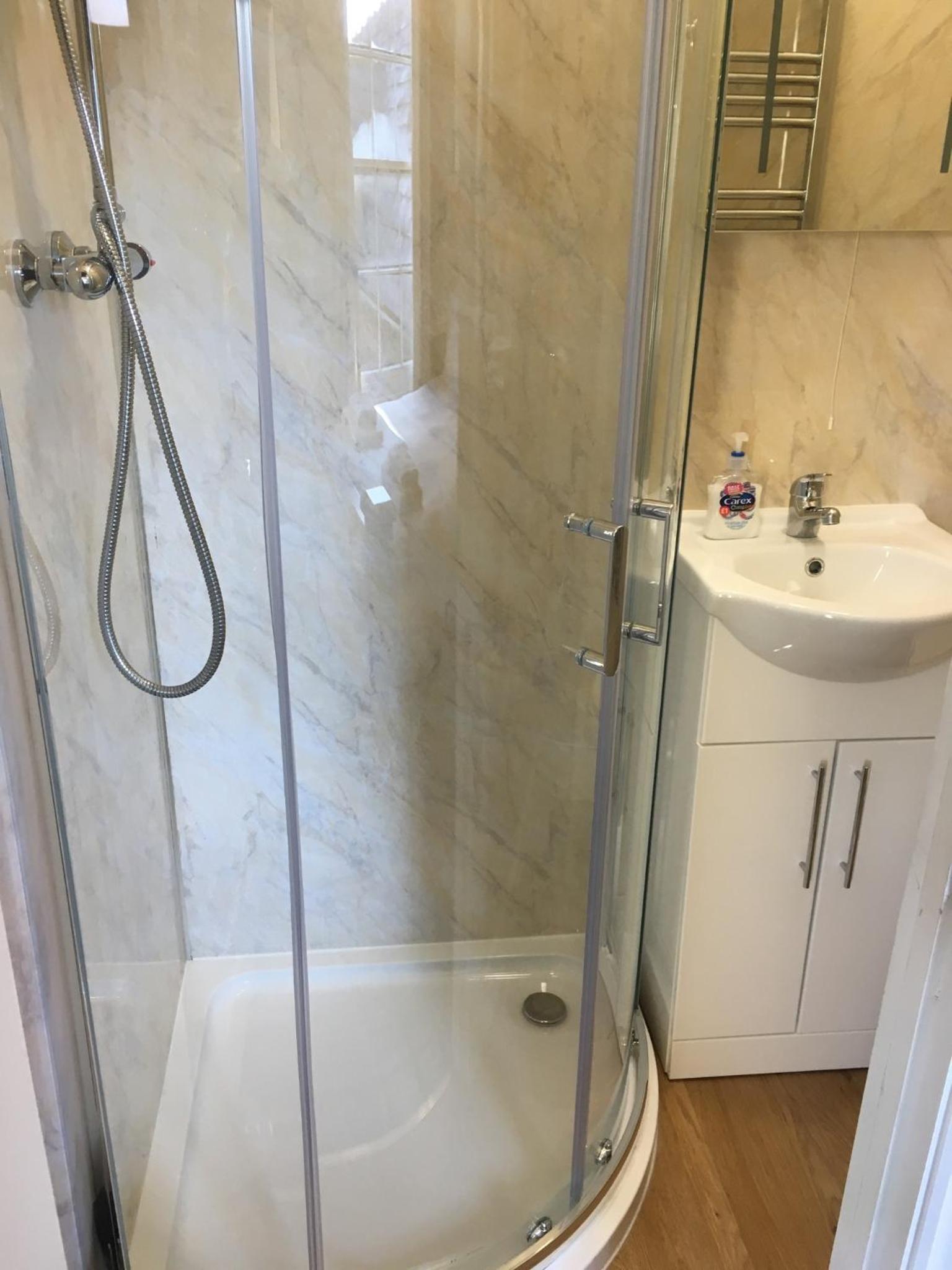 Deluxe Double Room with Shower - Photo 5