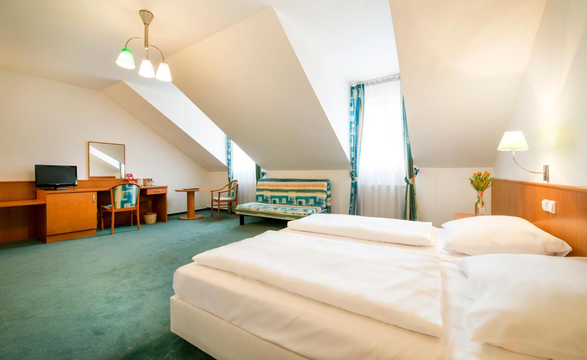 Triple Room - Photo 1