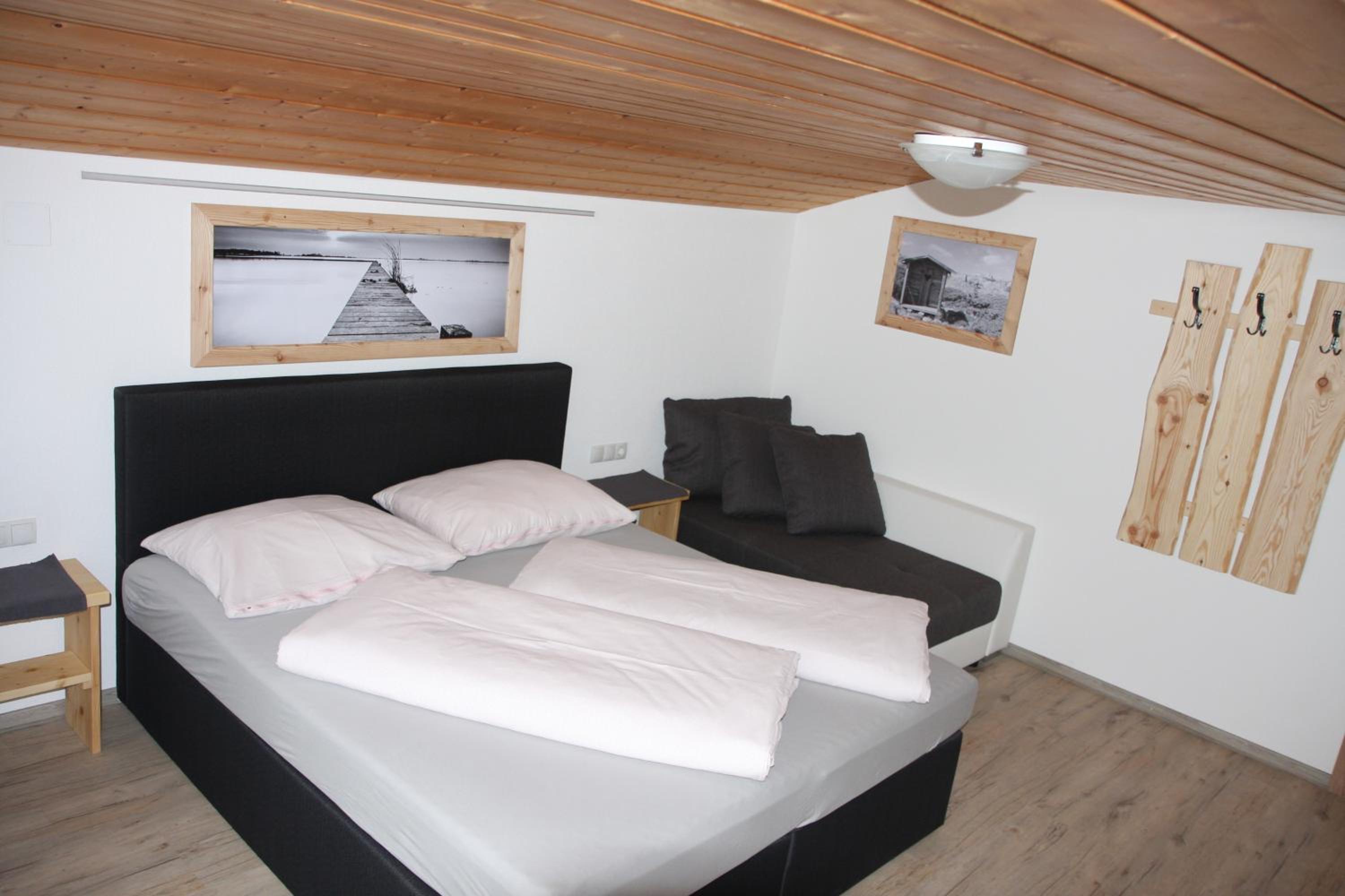 Double Room with Private External Bathroom photo 2