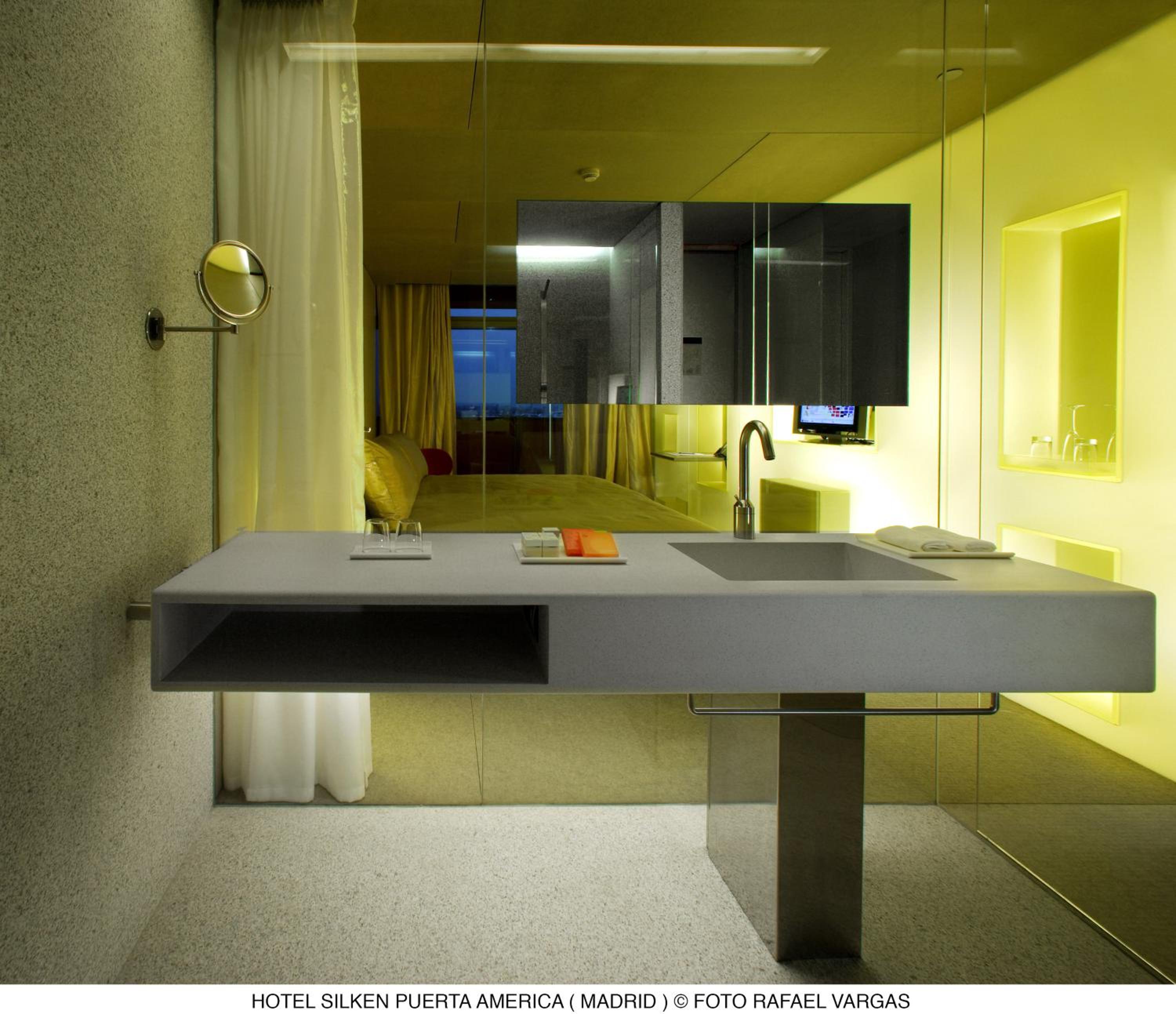 Deluxe Room - Photo 23