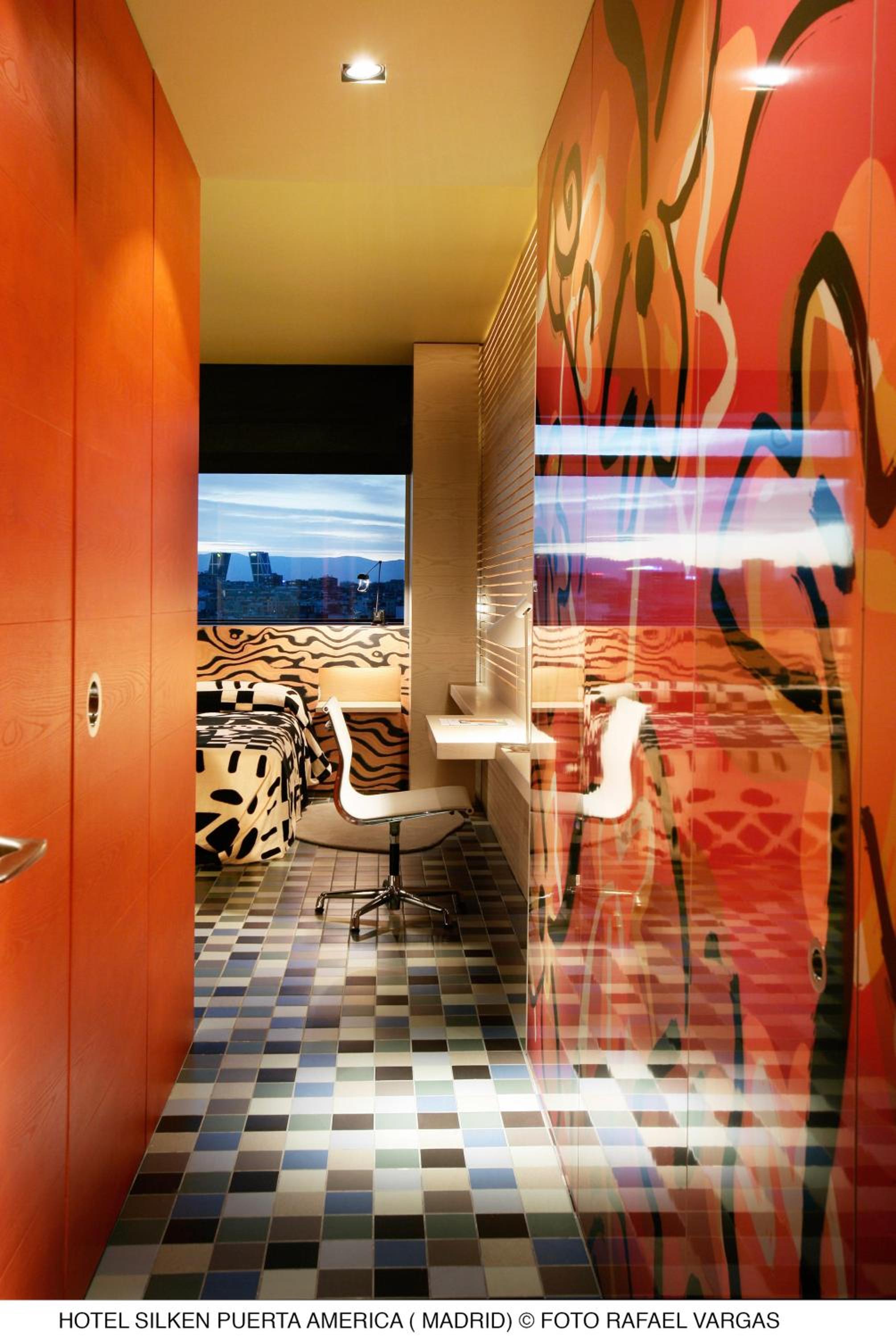 Deluxe Room - Photo 26